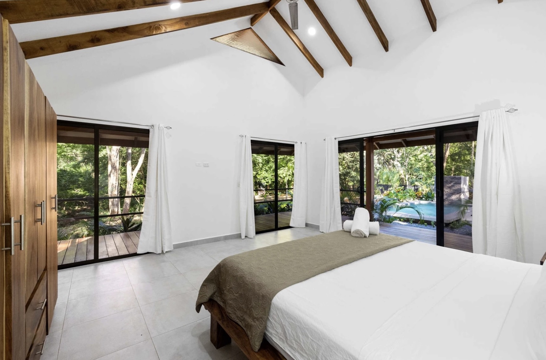 4 bed Single Family Homes For Sale in Avellanas, Guanacaste - thumb 13