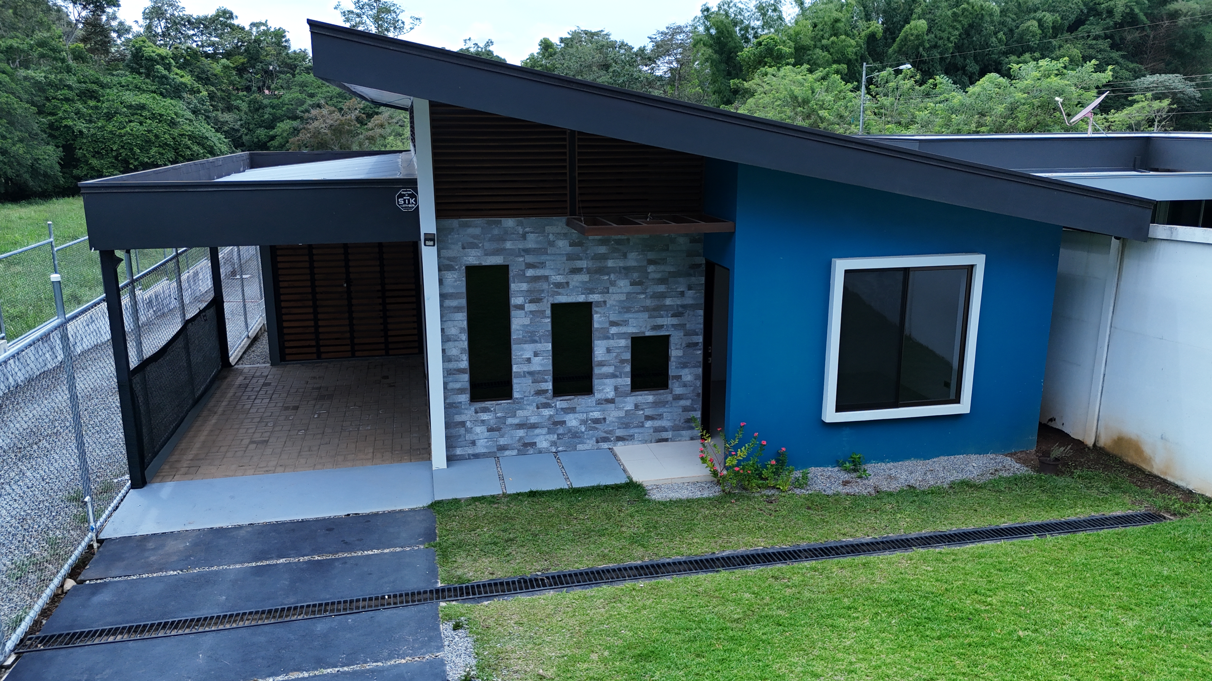 2 bed Single Family Homes For Sale in Perez Zeledon, San Jose - thumb 1