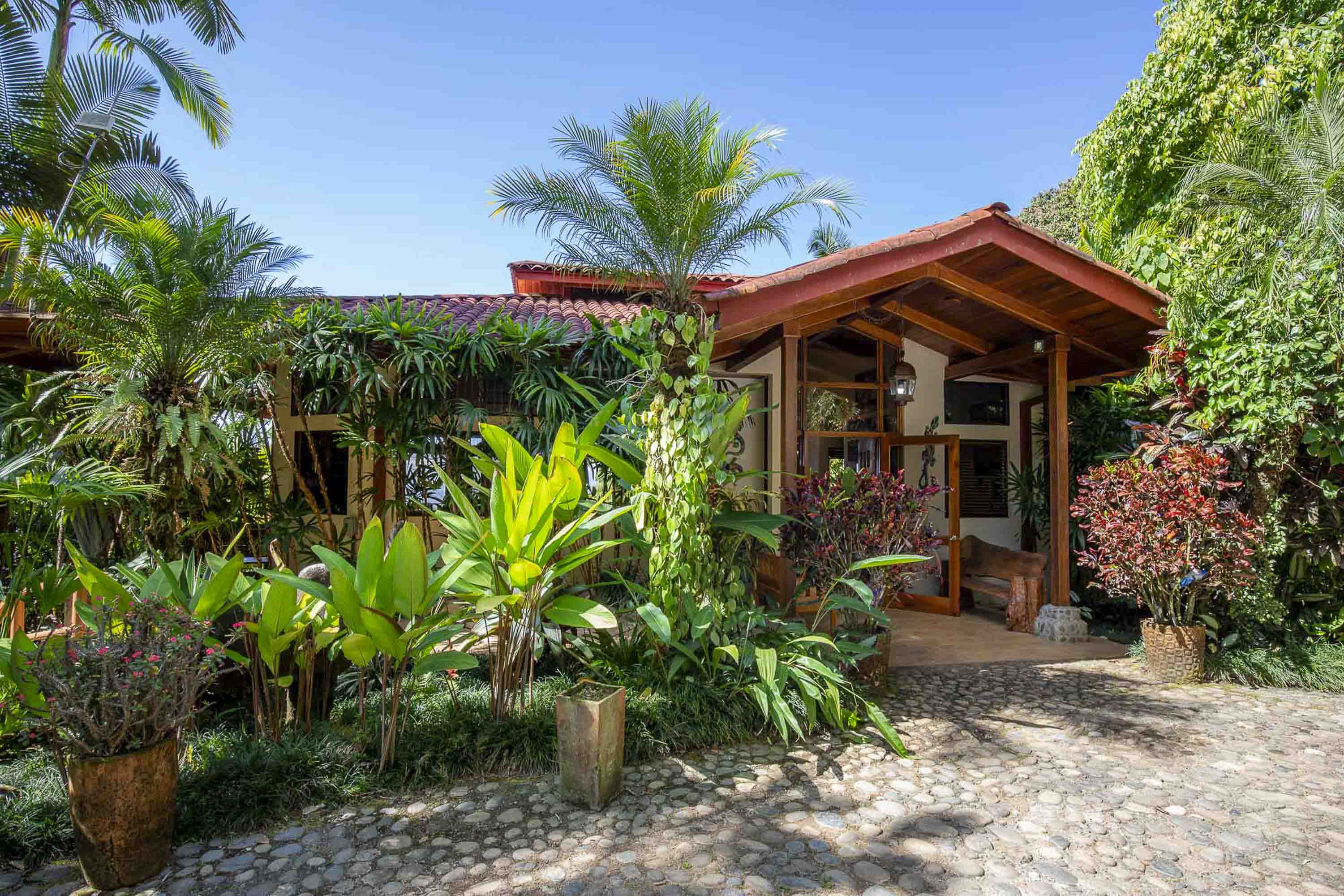 6 bed Single Family Homes For Sale in Dominical, Puntarenas - thumb 28