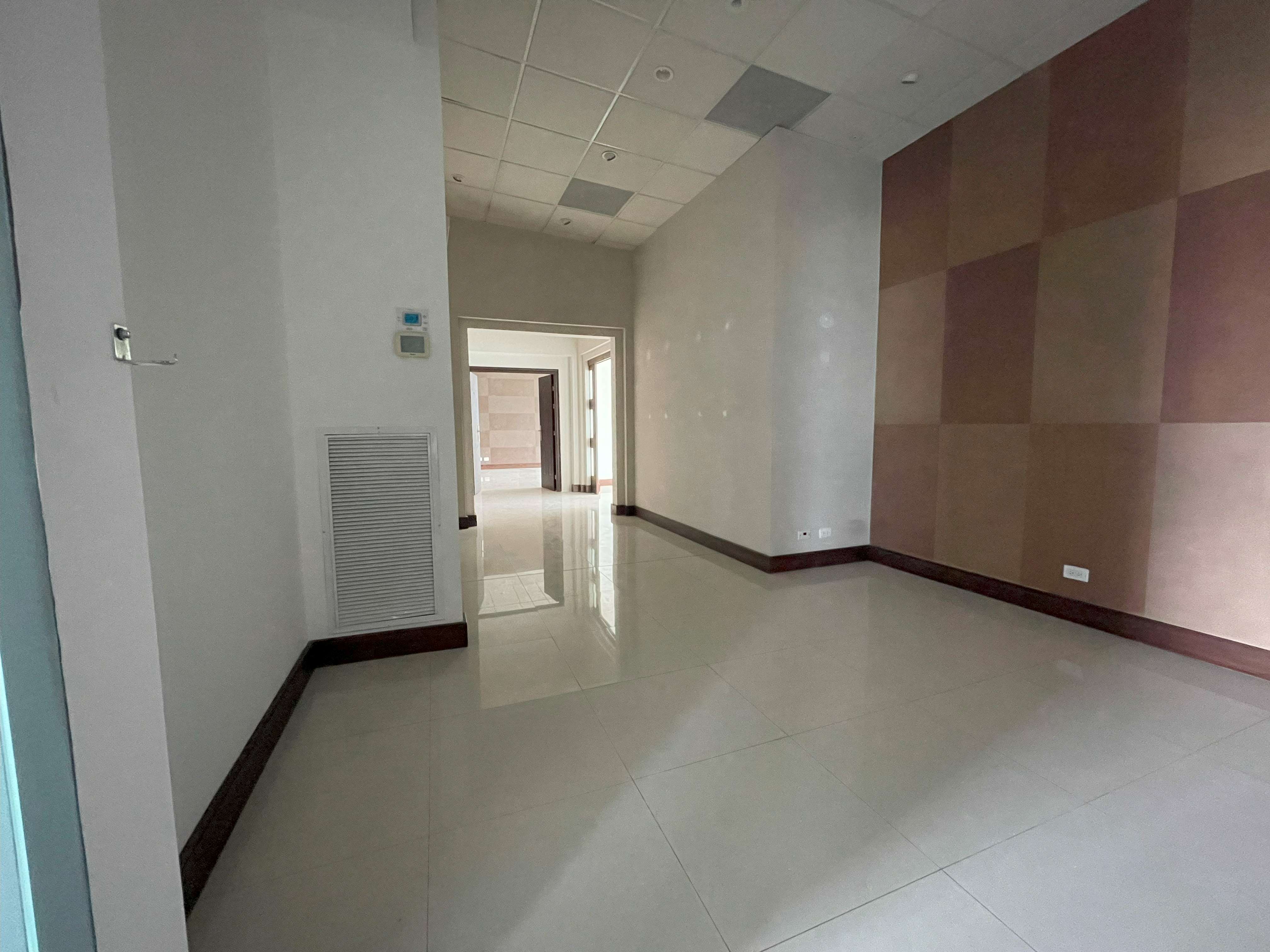 2 bed Commercial For Rent in Rio Oro, San Jose - thumb 4