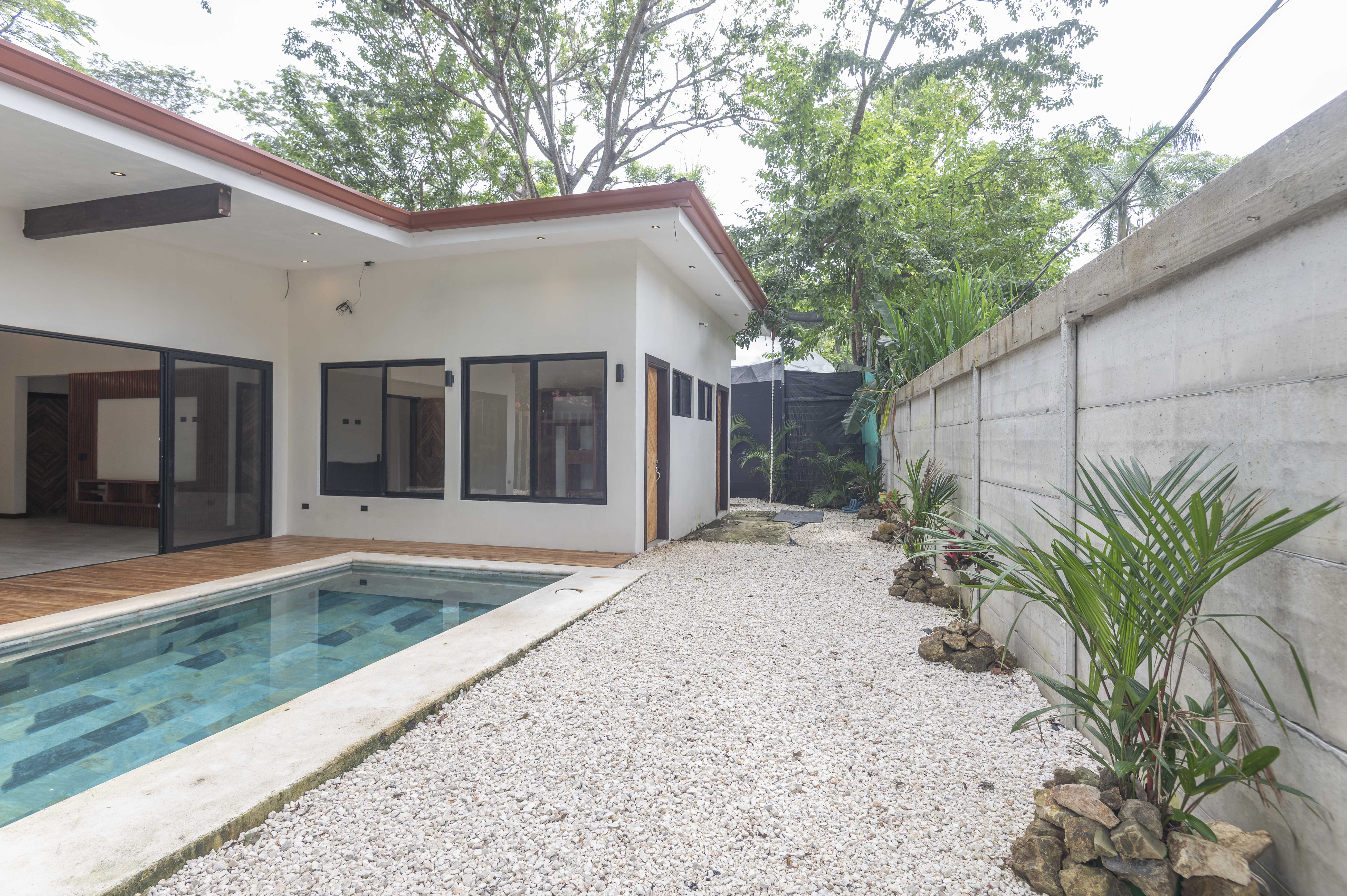 4 bed Single Family Homes For Sale in Santa Teresa, Puntarenas - thumb 3