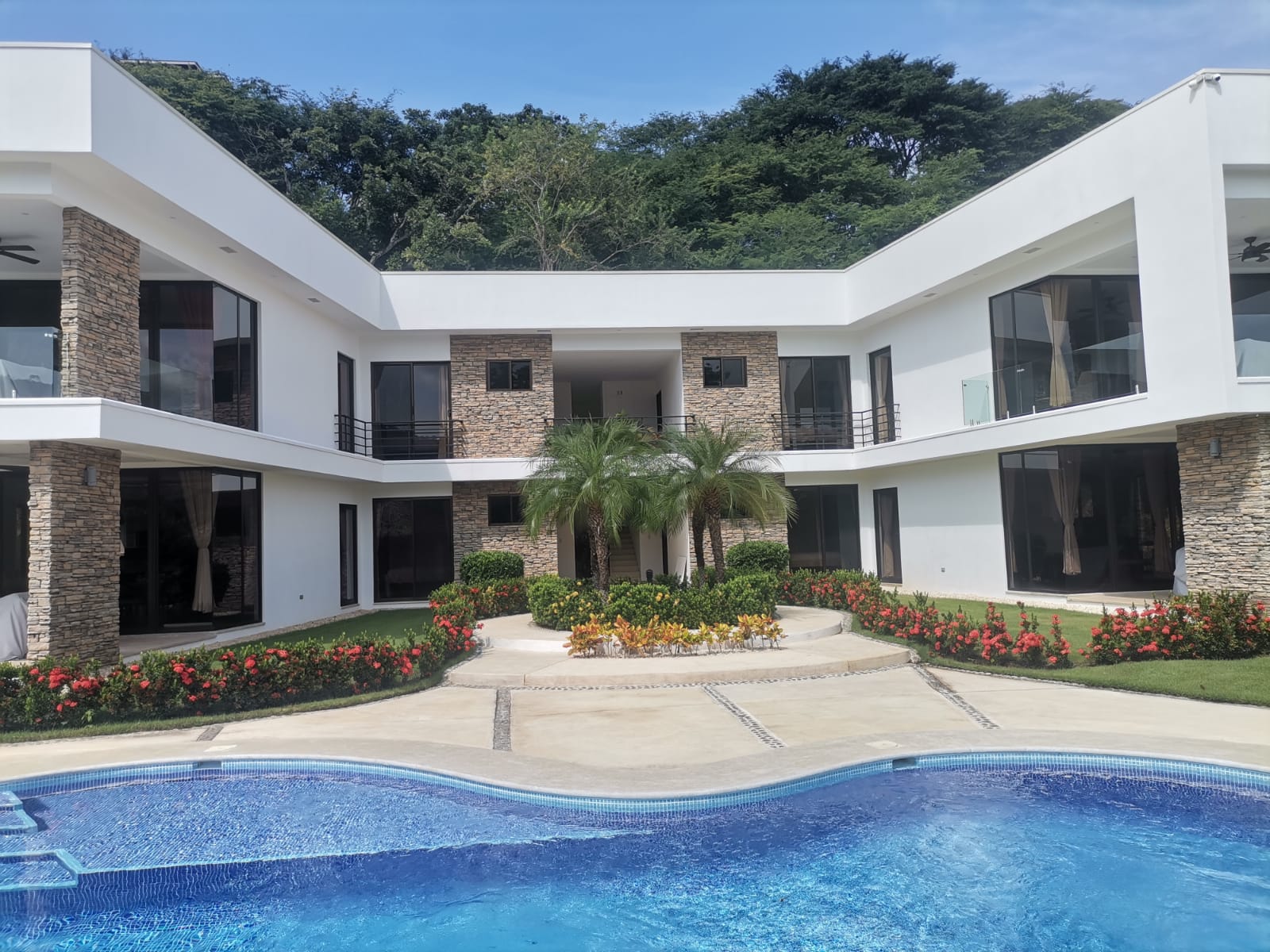 12 bed Condo For Sale in Playas Del Coco, Guanacaste - thumb 1