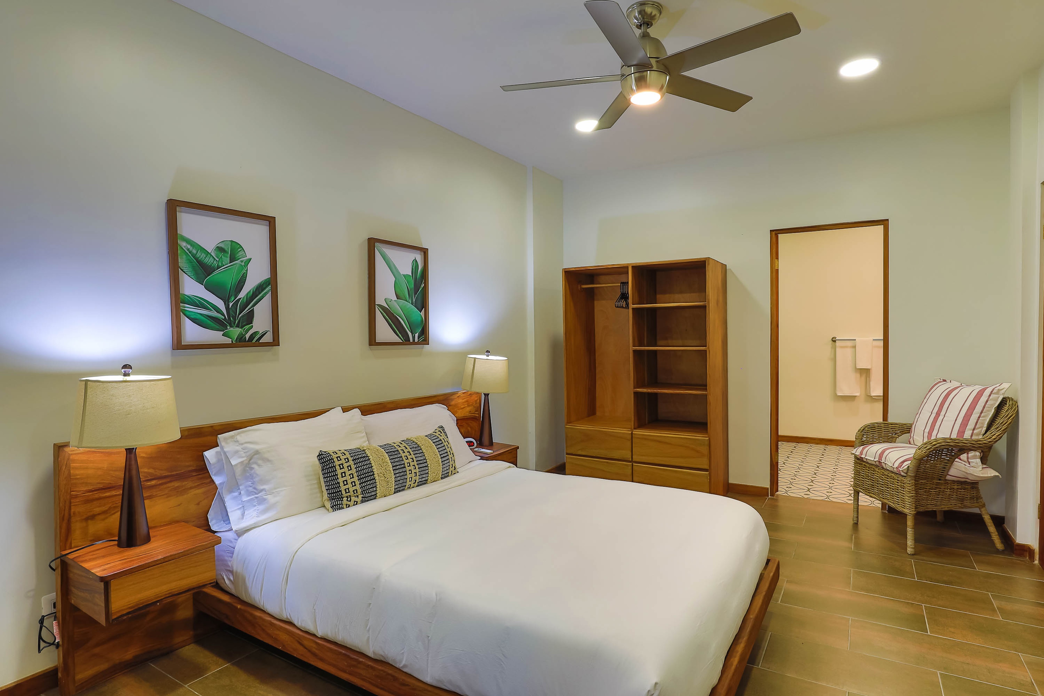 4 bed Single Family Homes For Sale in Quepos, Puntarenas - thumb 18