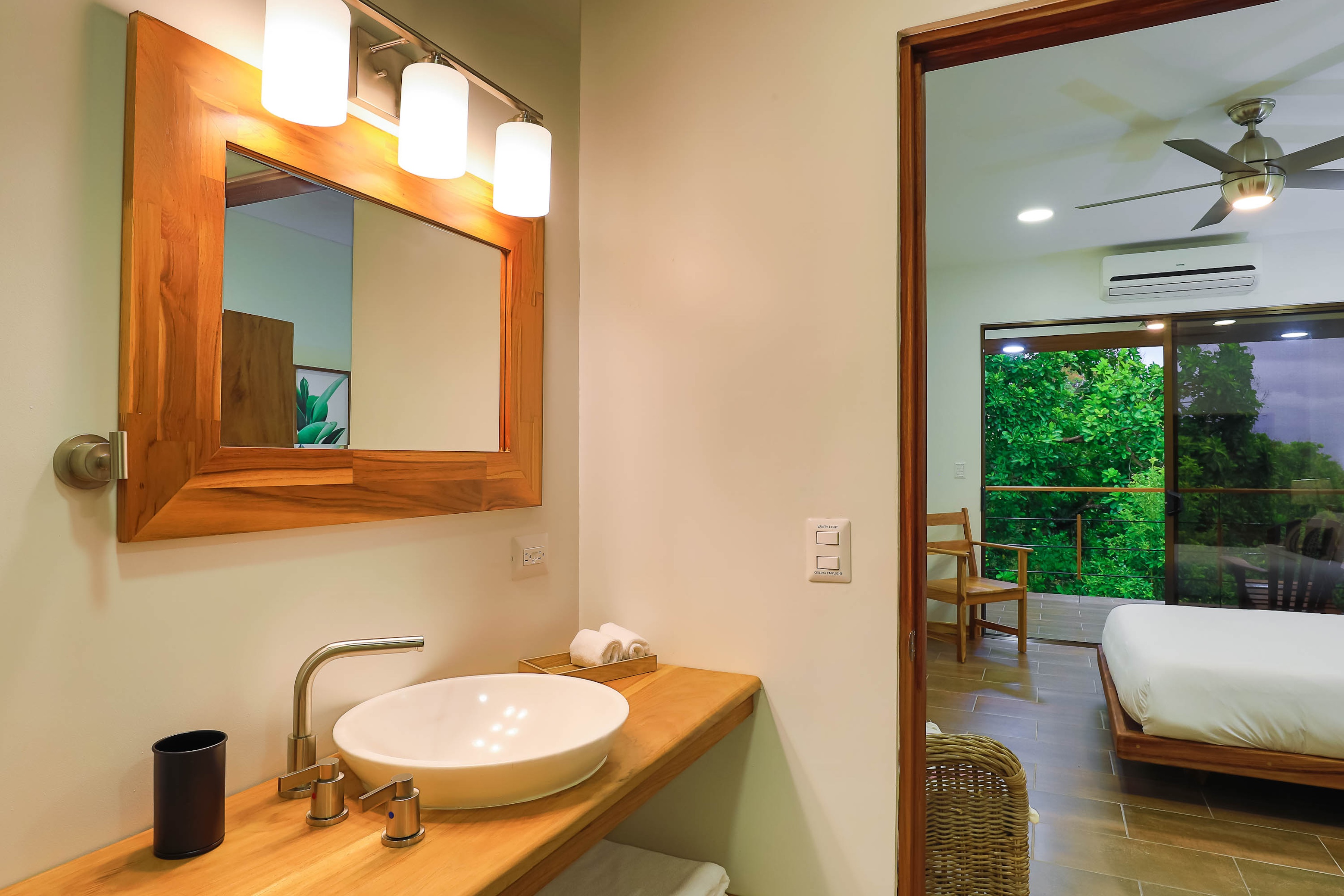 4 bed Single Family Homes For Sale in Quepos, Puntarenas - thumb 17