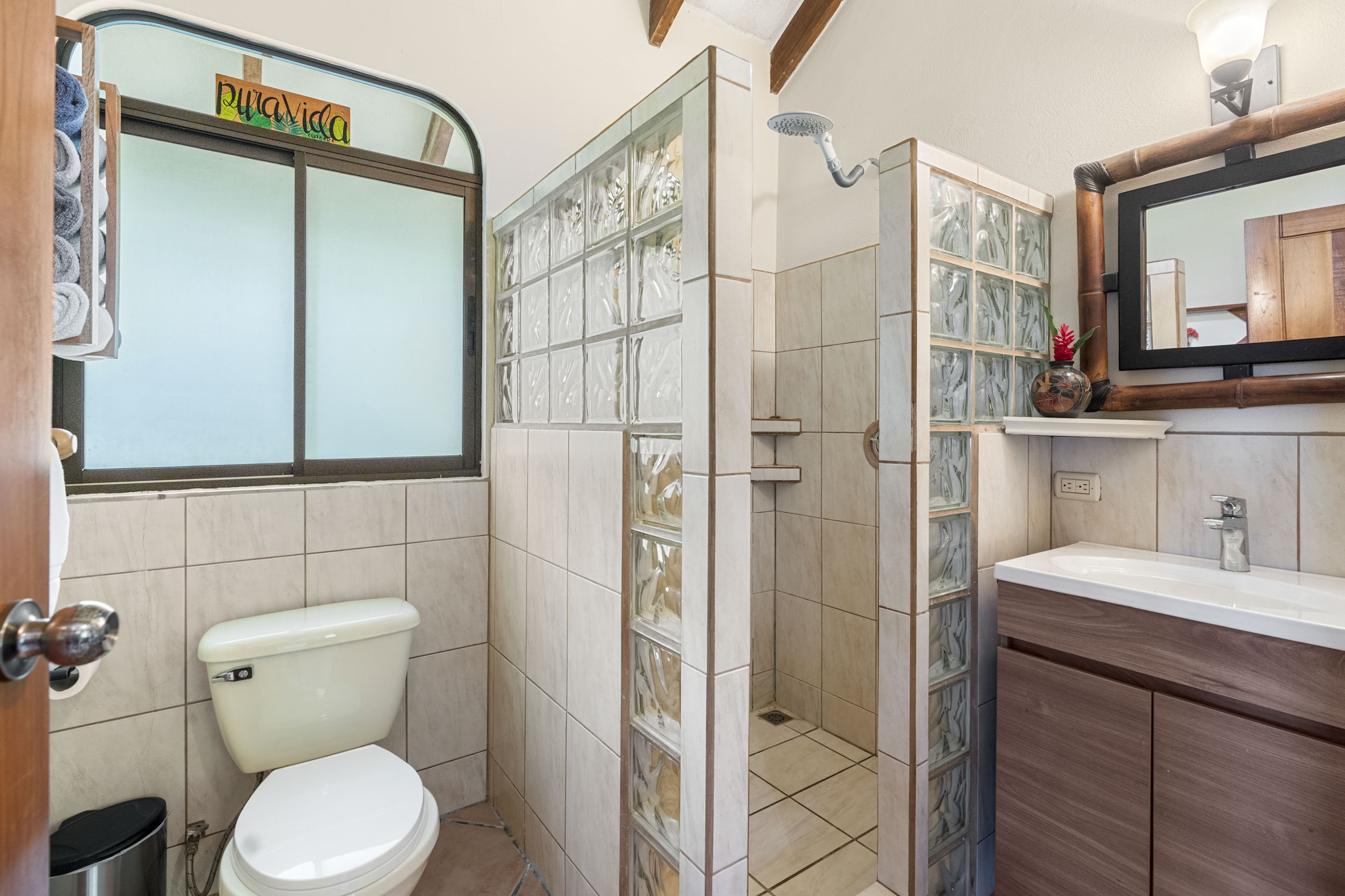 1 bed Single Family Homes For Sale in Ojochal, Puntarenas - thumb 10