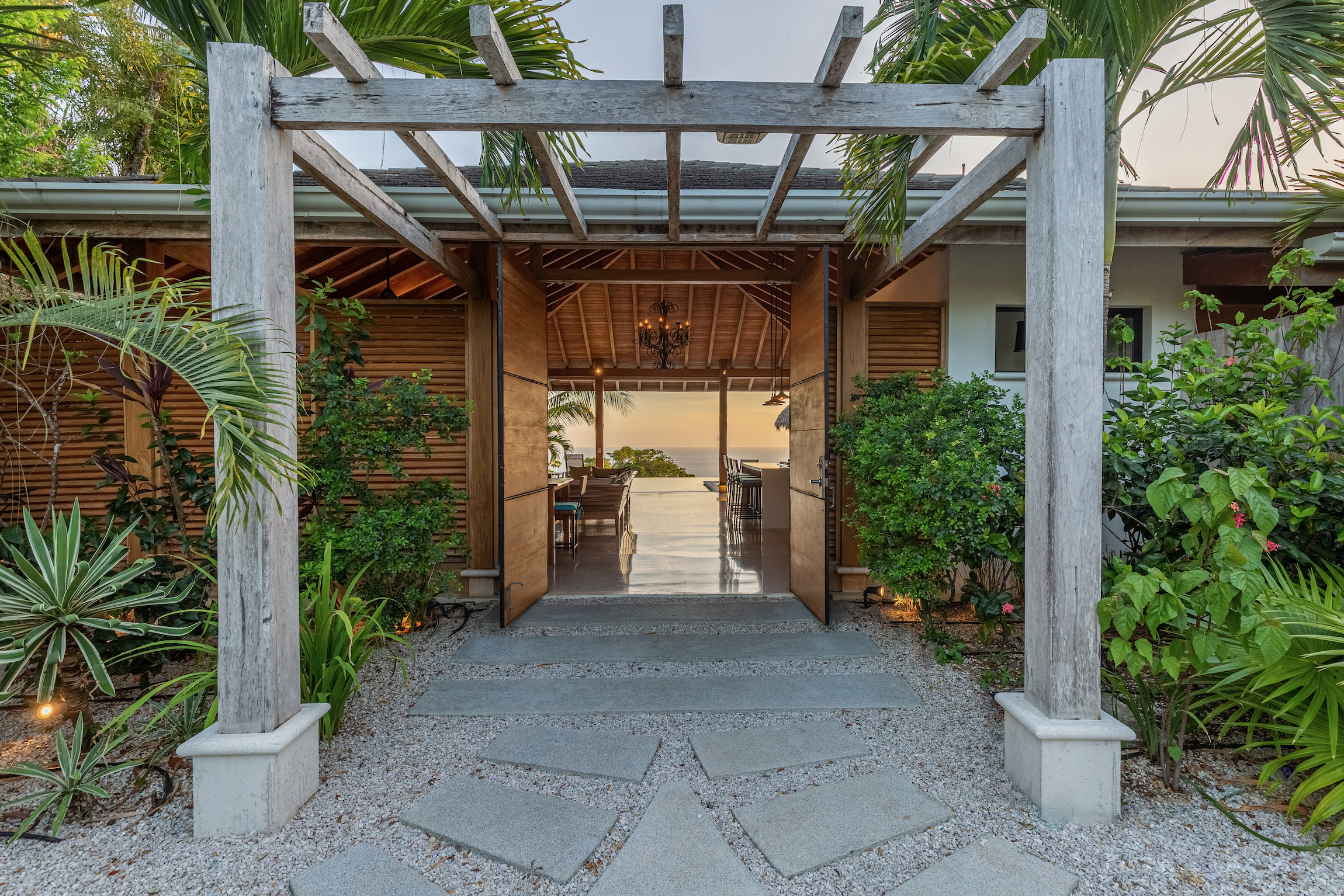 4 bed Single Family Homes For Sale in Santa Teresa, Puntarenas - thumb 15