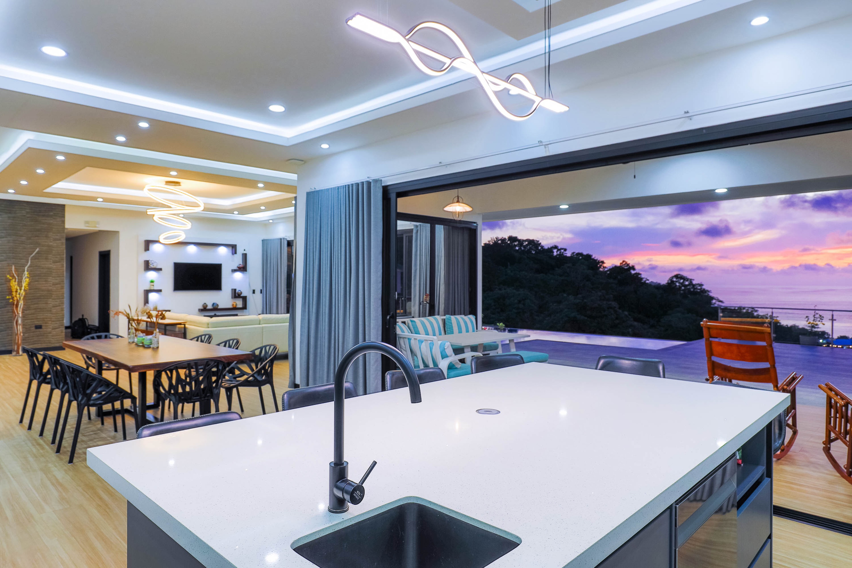 10 bed Single Family Homes For Sale in Manuel Antonio, Puntarenas - thumb 14