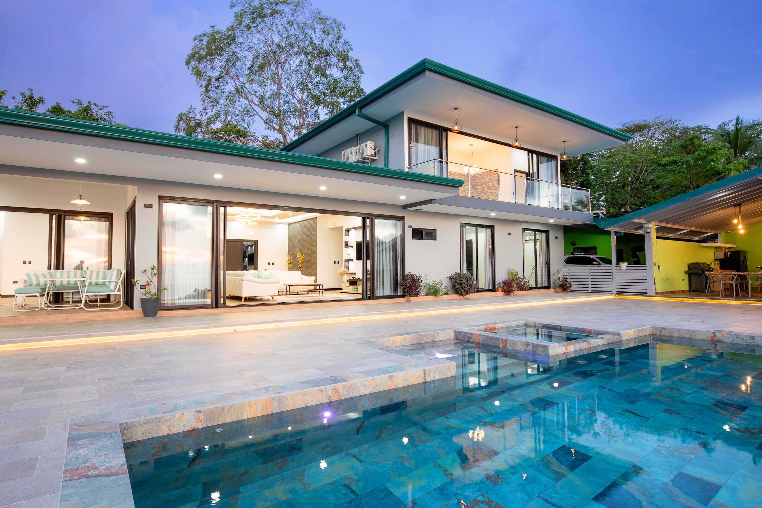 10 bed Single Family Homes For Sale in Manuel Antonio, Puntarenas - thumb 2