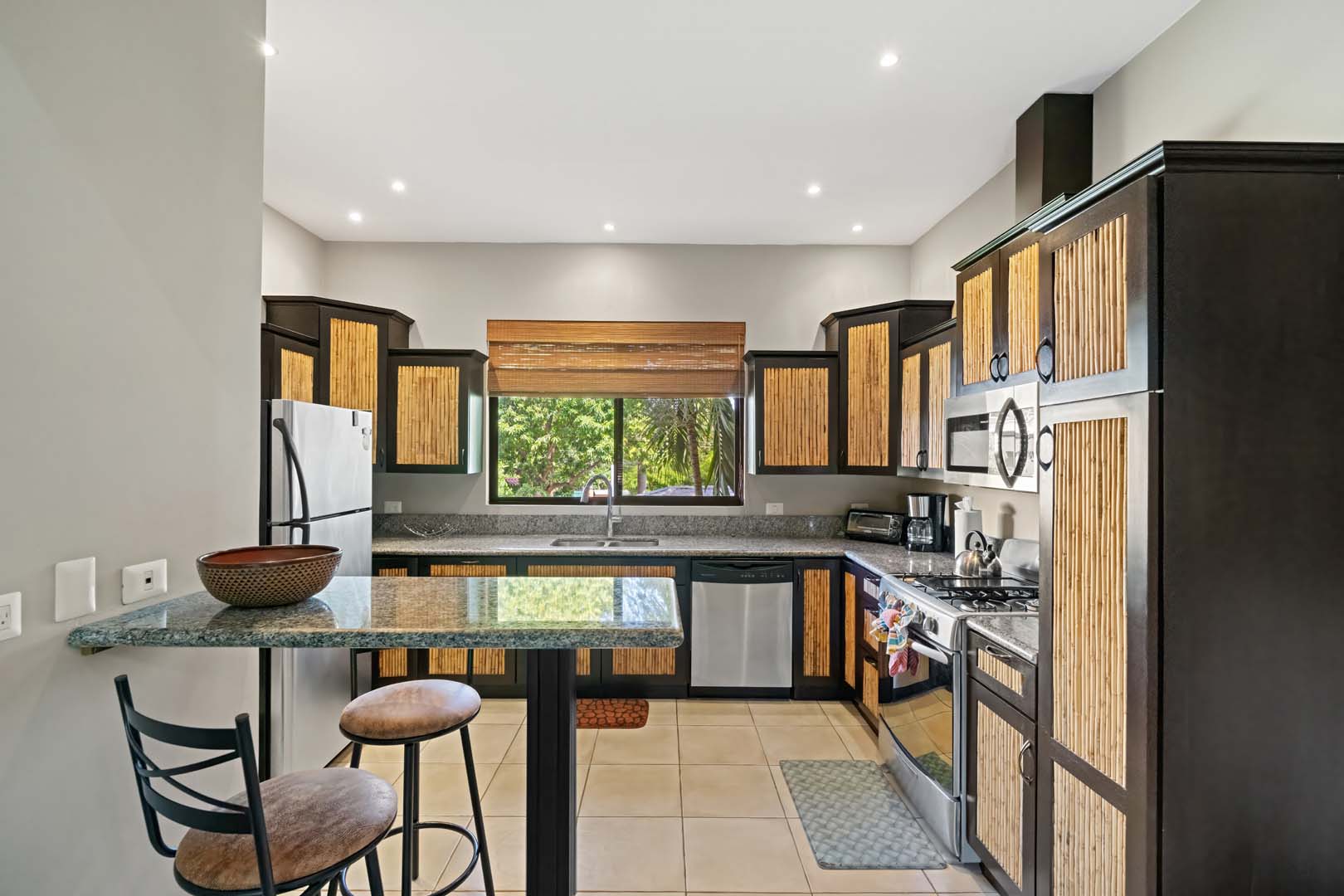 2 bed Condo For Sale in Playas Del Coco, Guanacaste - thumb 2