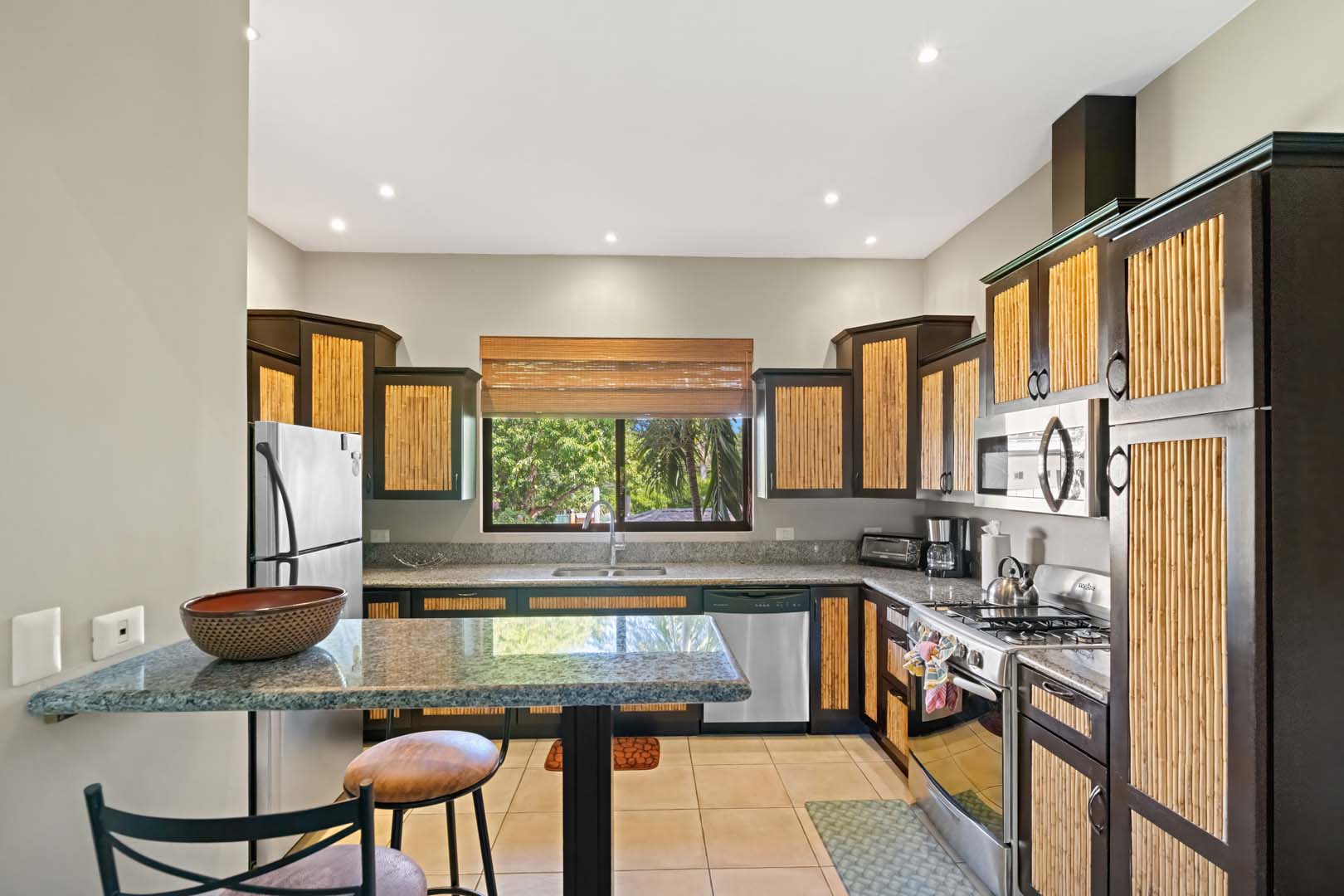 2 bed Condo For Sale in Playas Del Coco, Guanacaste - thumb 4