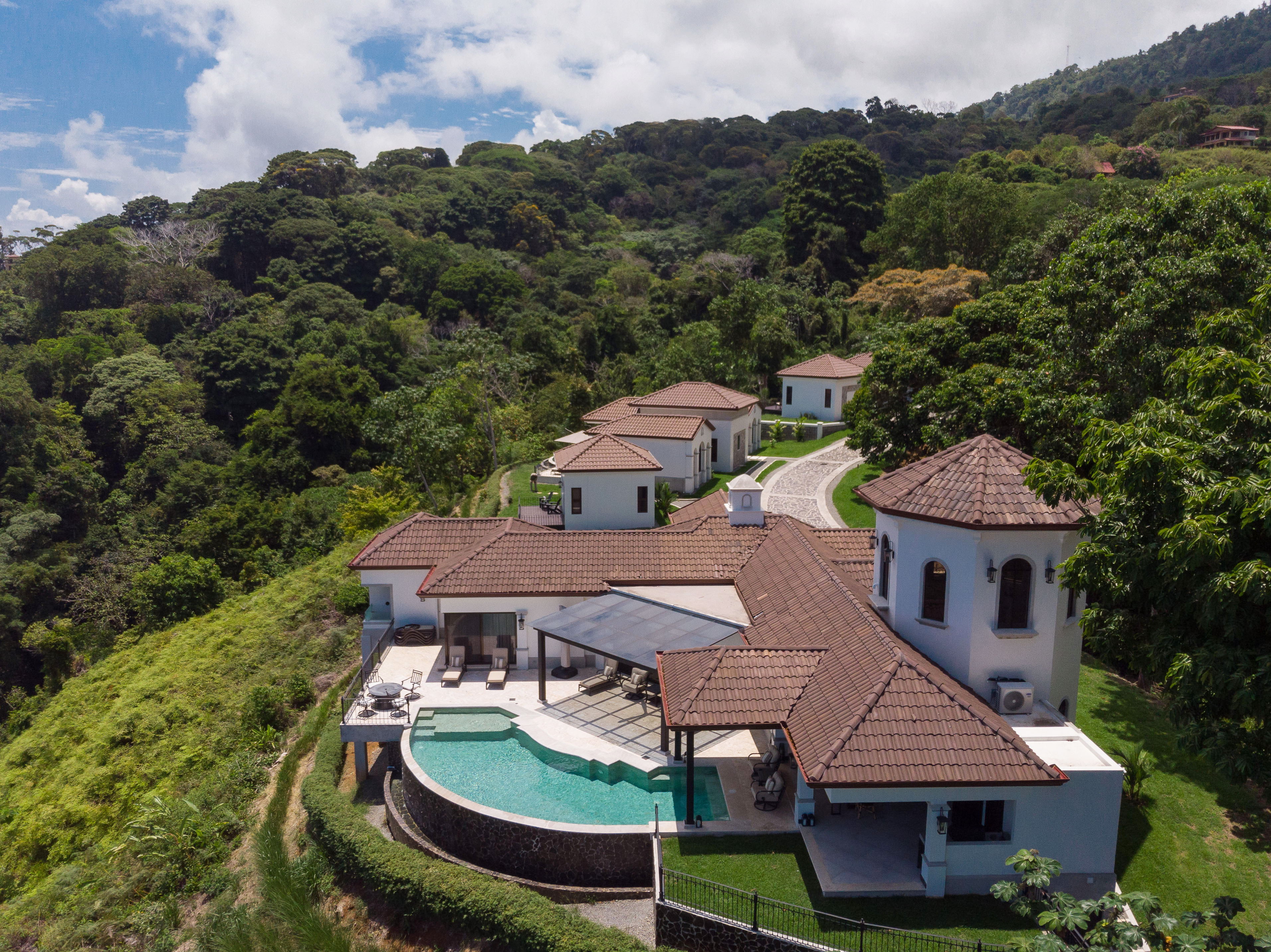 13 bed Hotel / Leisure For Sale in Dominical, Puntarenas - thumb 9