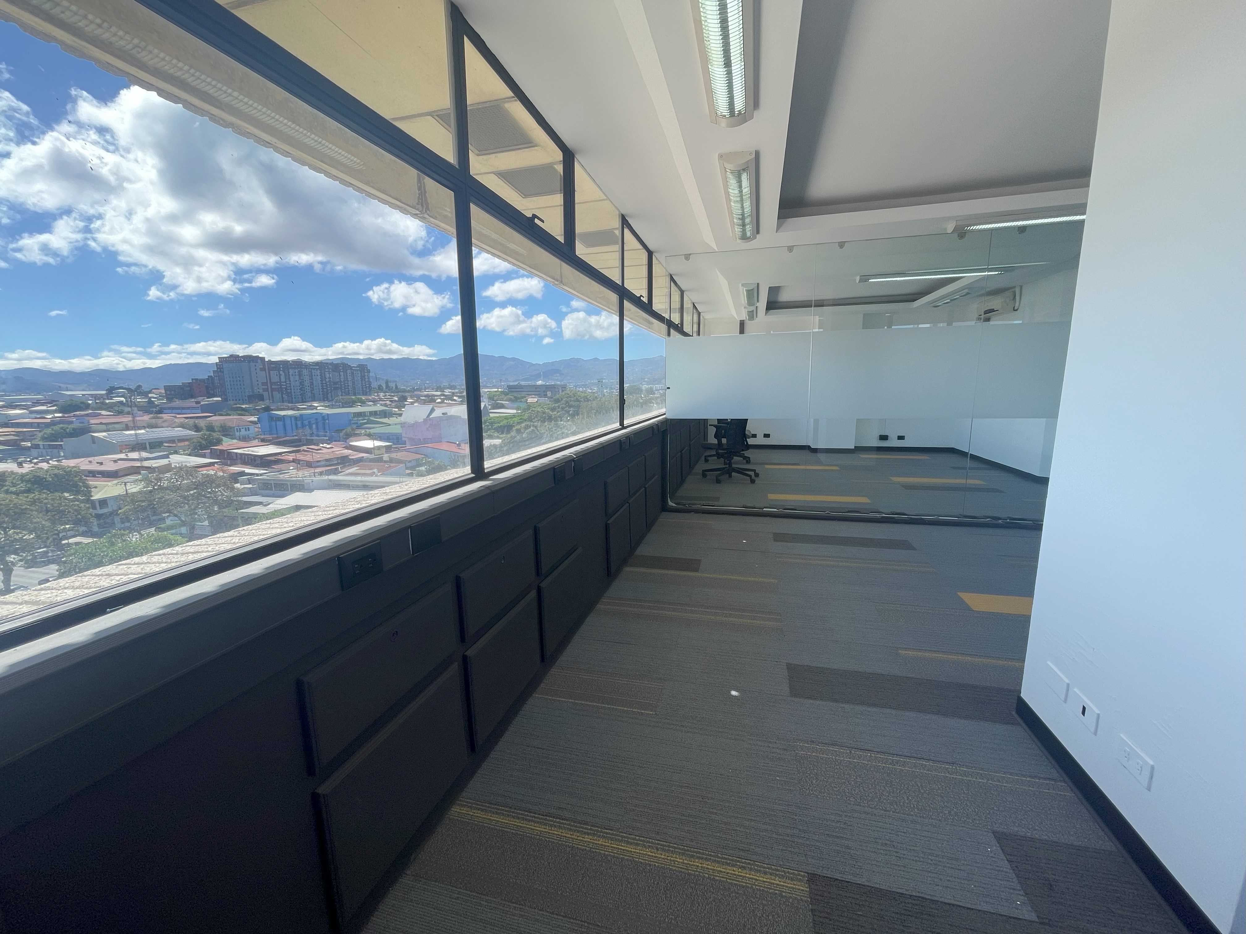 3 bed Commercial For Rent in San Jose, San Jose - thumb 6