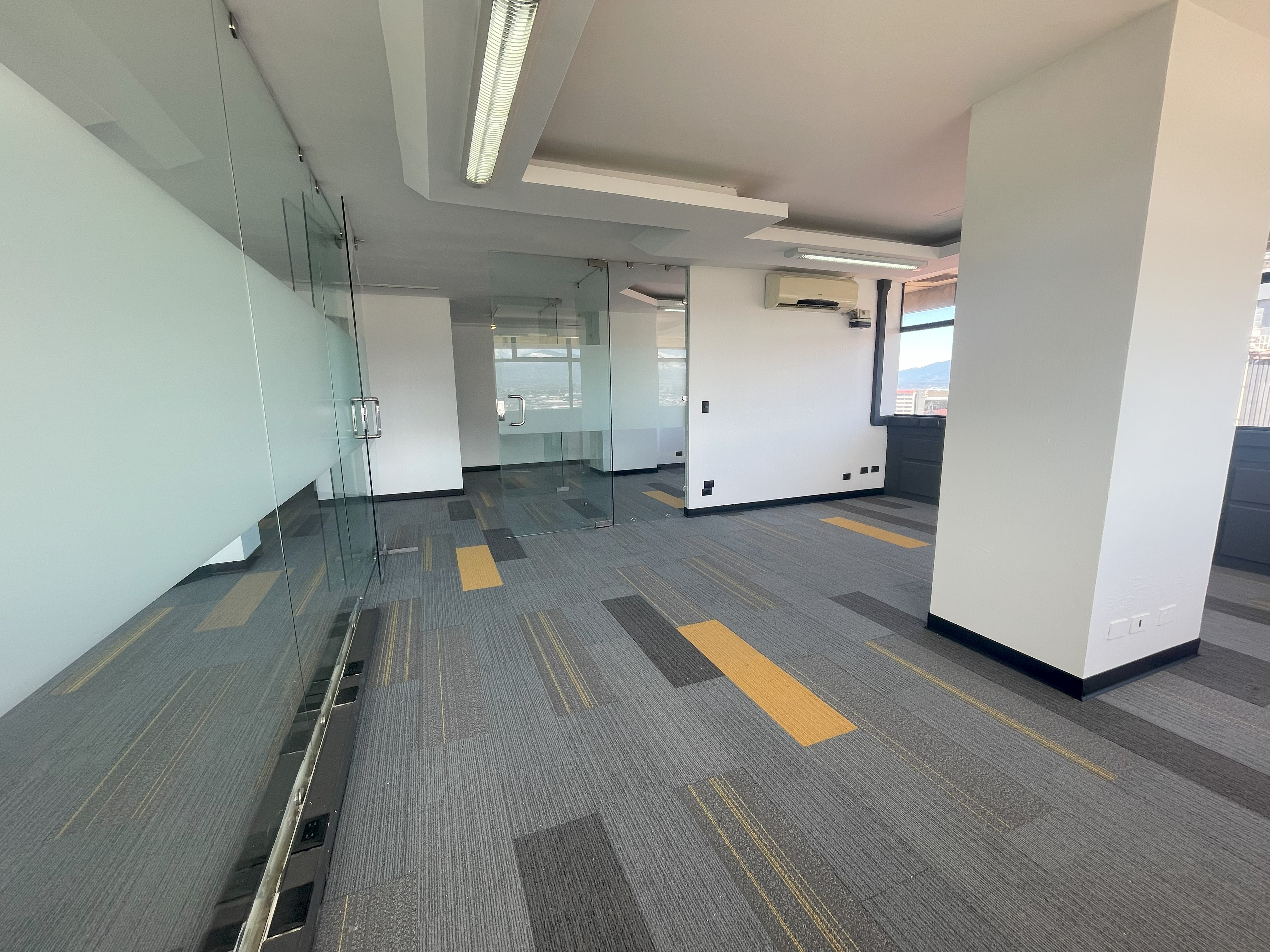 3 bed Commercial For Rent in San Jose, San Jose - thumb 3
