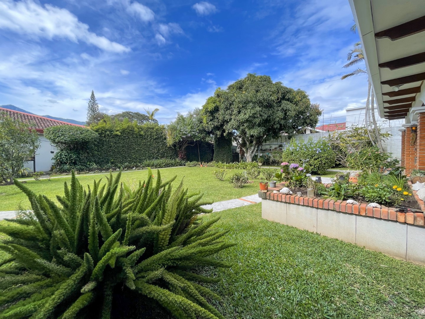 5 bed Single Family Homes For Sale in Bello Horizonte, San Jose - thumb 1