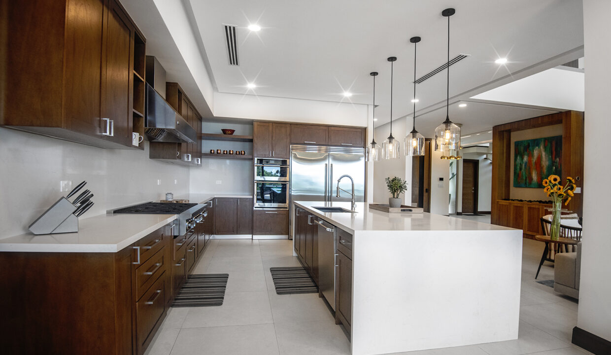 5 bed Single Family Homes For Sale in Los Suenos, Puntarenas - thumb 10