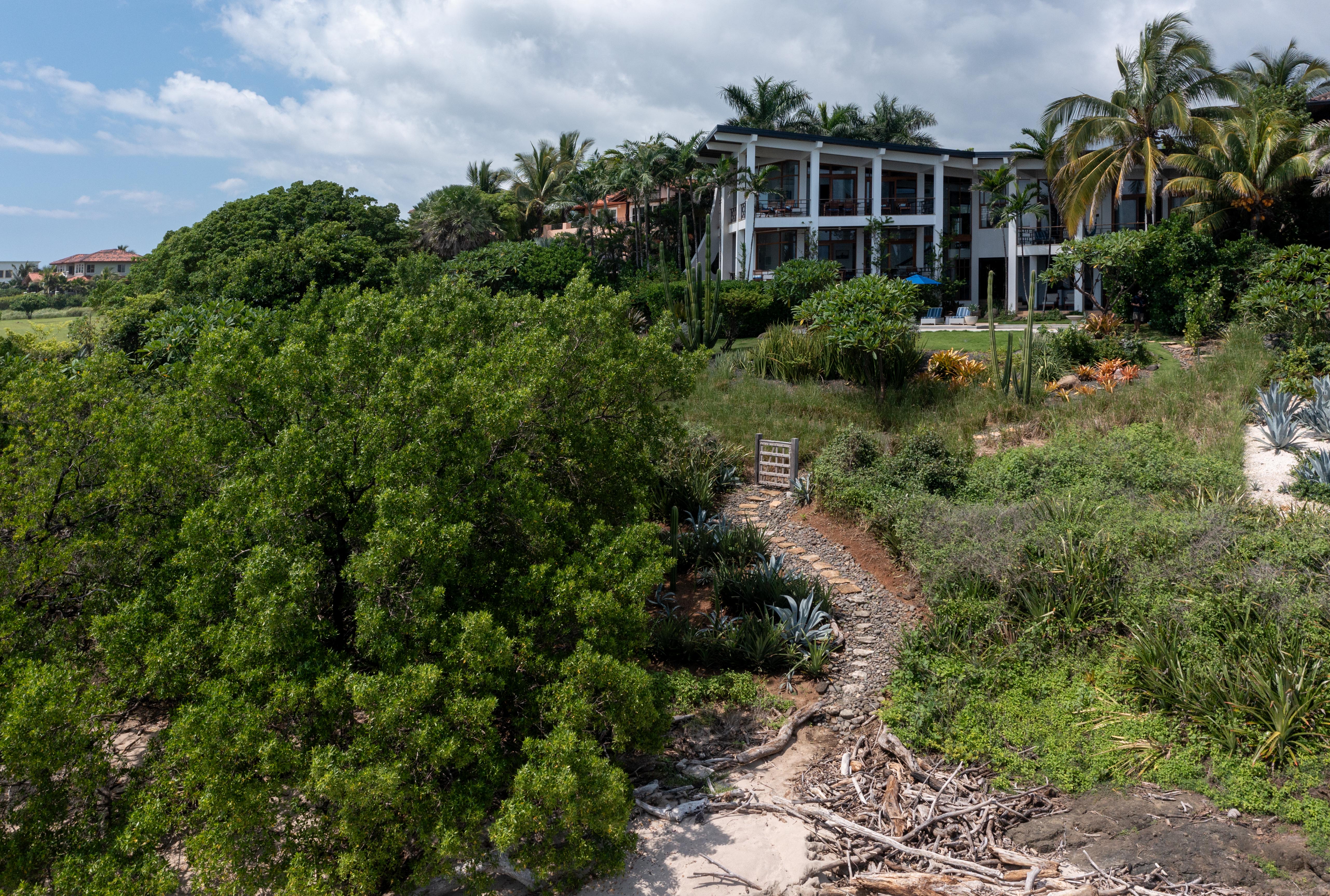 5 bed Single Family Homes For Sale in Playa Negra, Guanacaste - thumb 22