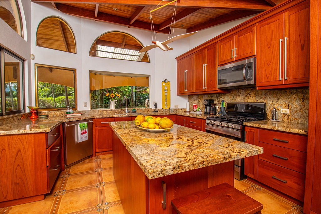 5 bed Single Family Homes For Sale in Atenas, Alajuela - thumb 9