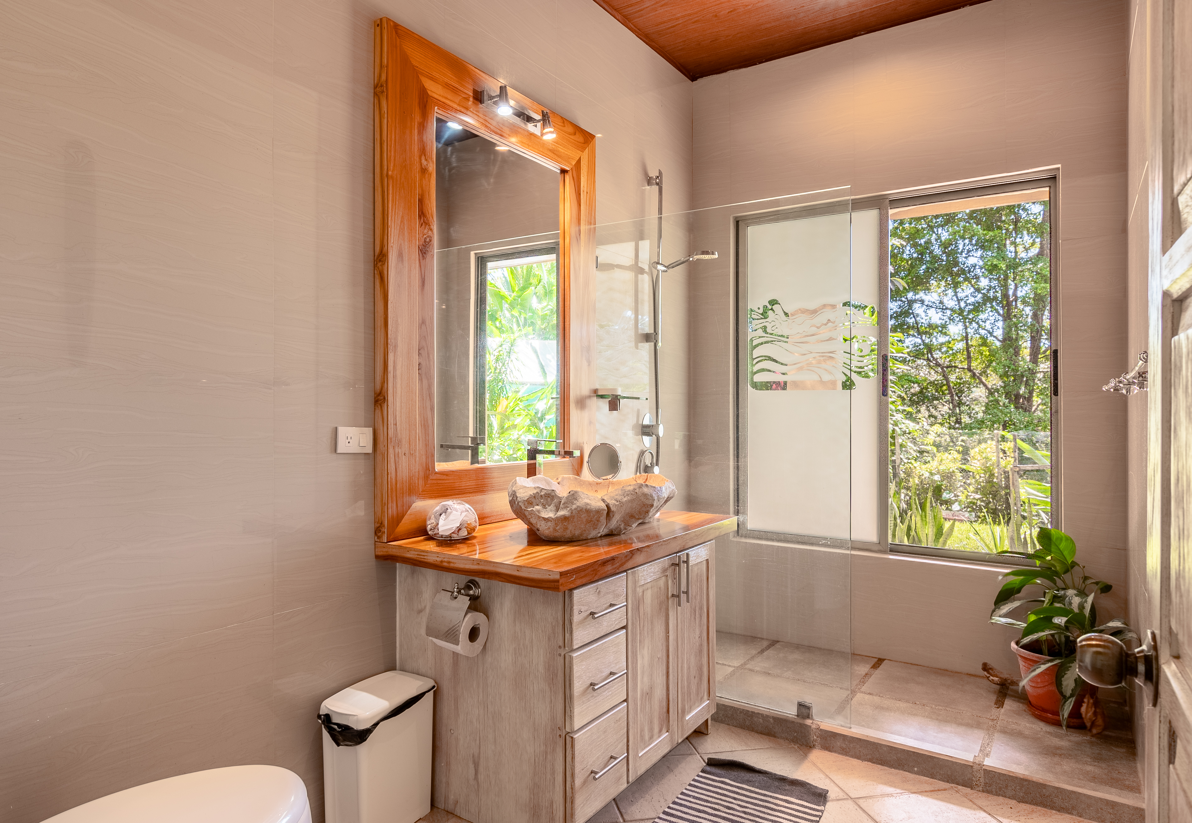 4 bed Single Family Homes For Sale in Ojochal, Puntarenas - thumb 14