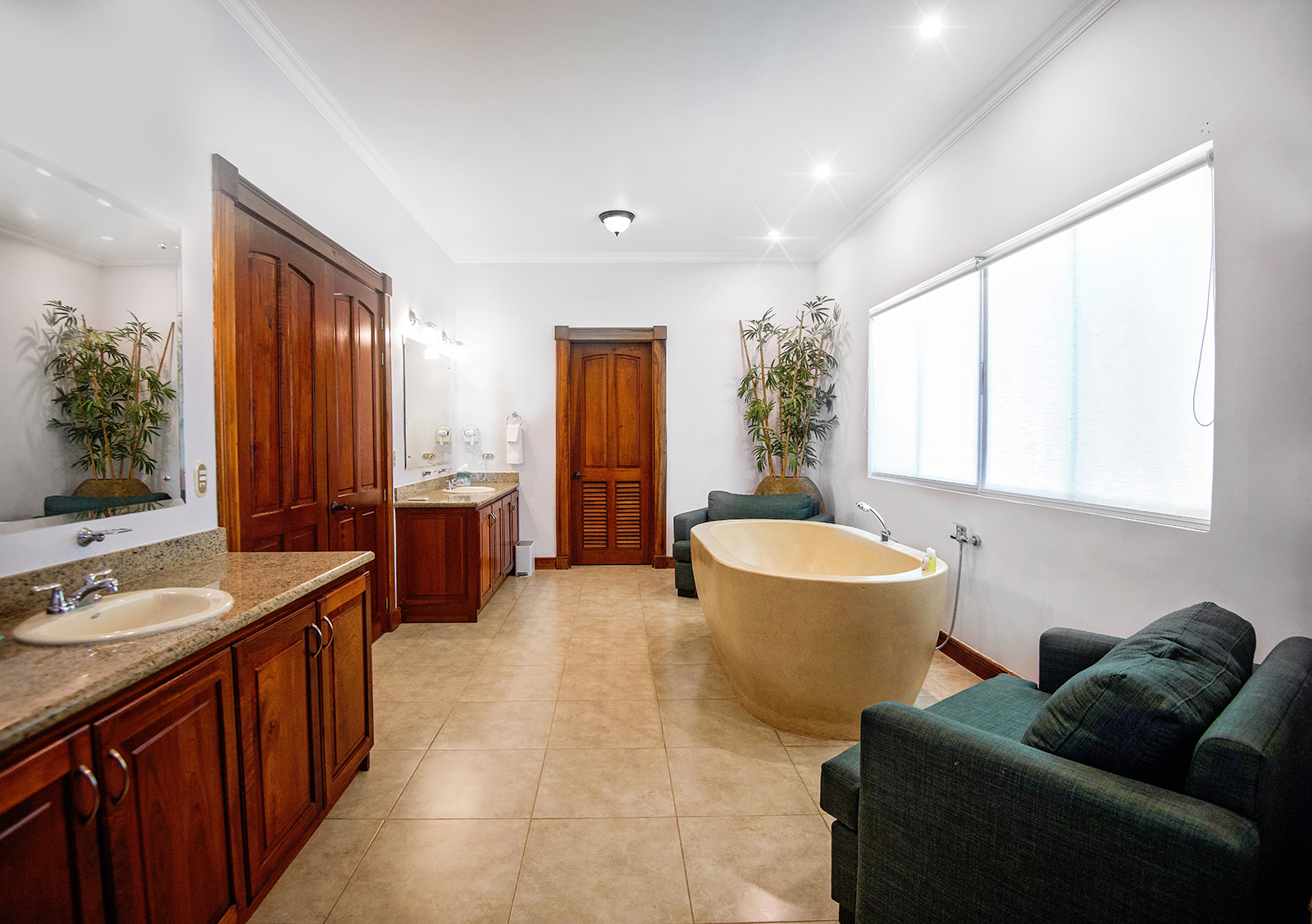 5 bed Single Family Homes For Sale in Los Suenos, Puntarenas - thumb 8