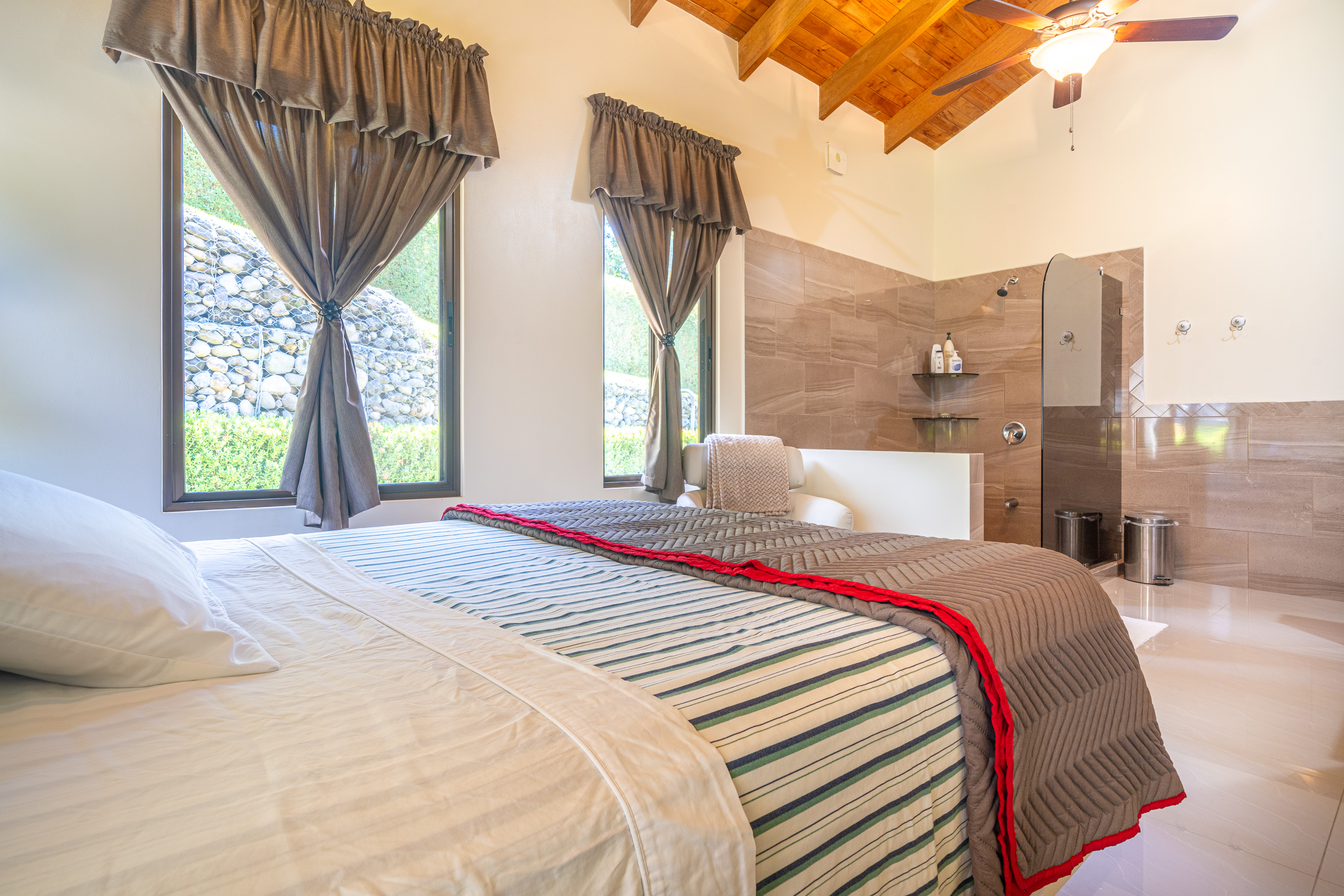 3 bed Single Family Homes For Sale in Ojochal, Puntarenas - thumb 6