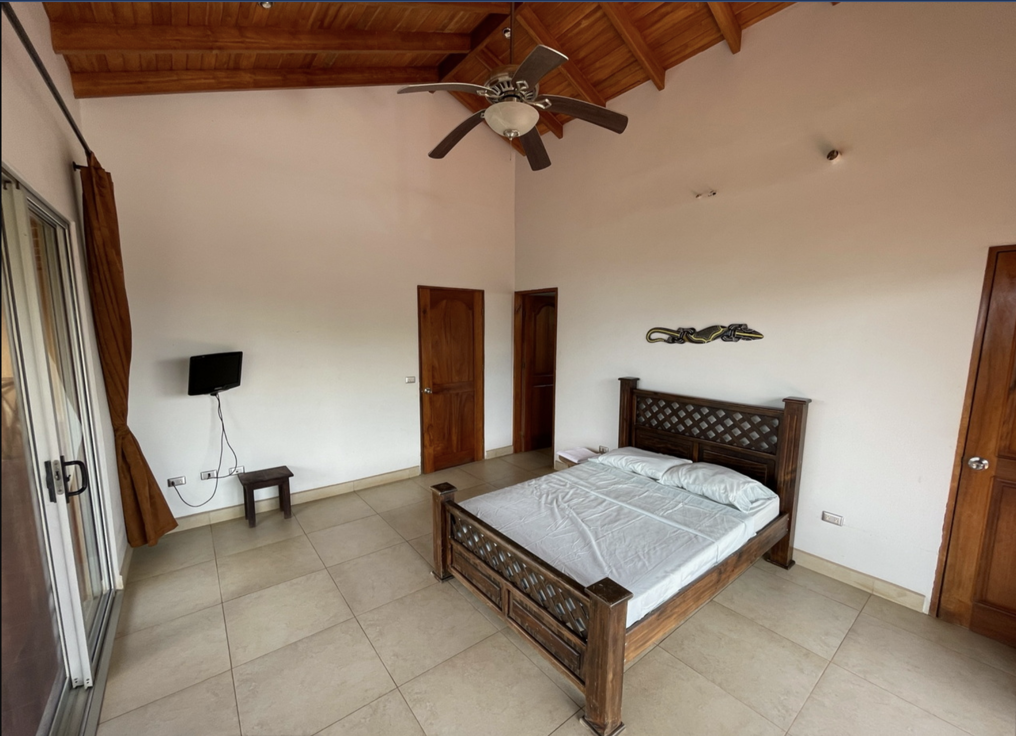 5 bed Single Family Homes For Sale in Jaco, Puntarenas - thumb 8