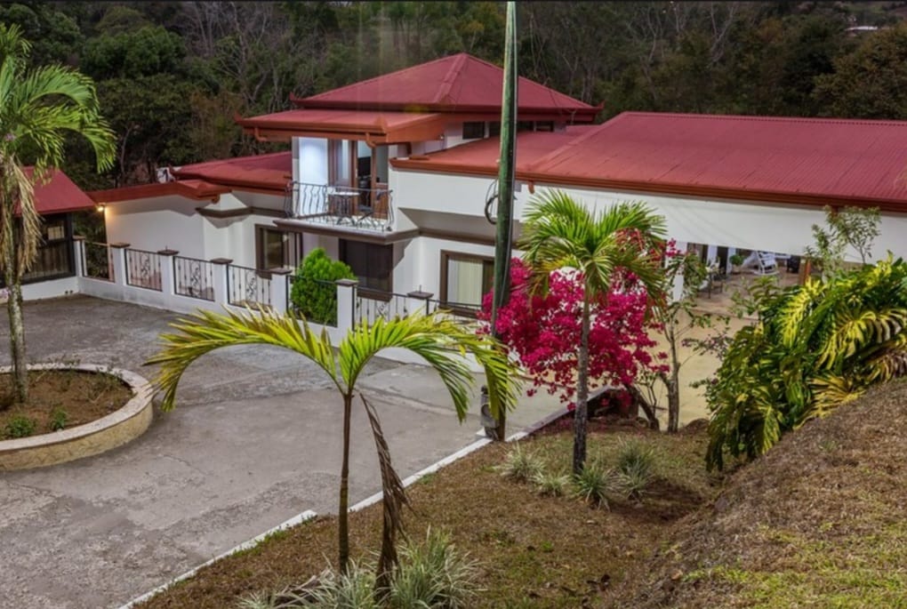 4 bed Single Family Homes For Sale in Puriscal, San Jose - thumb 1