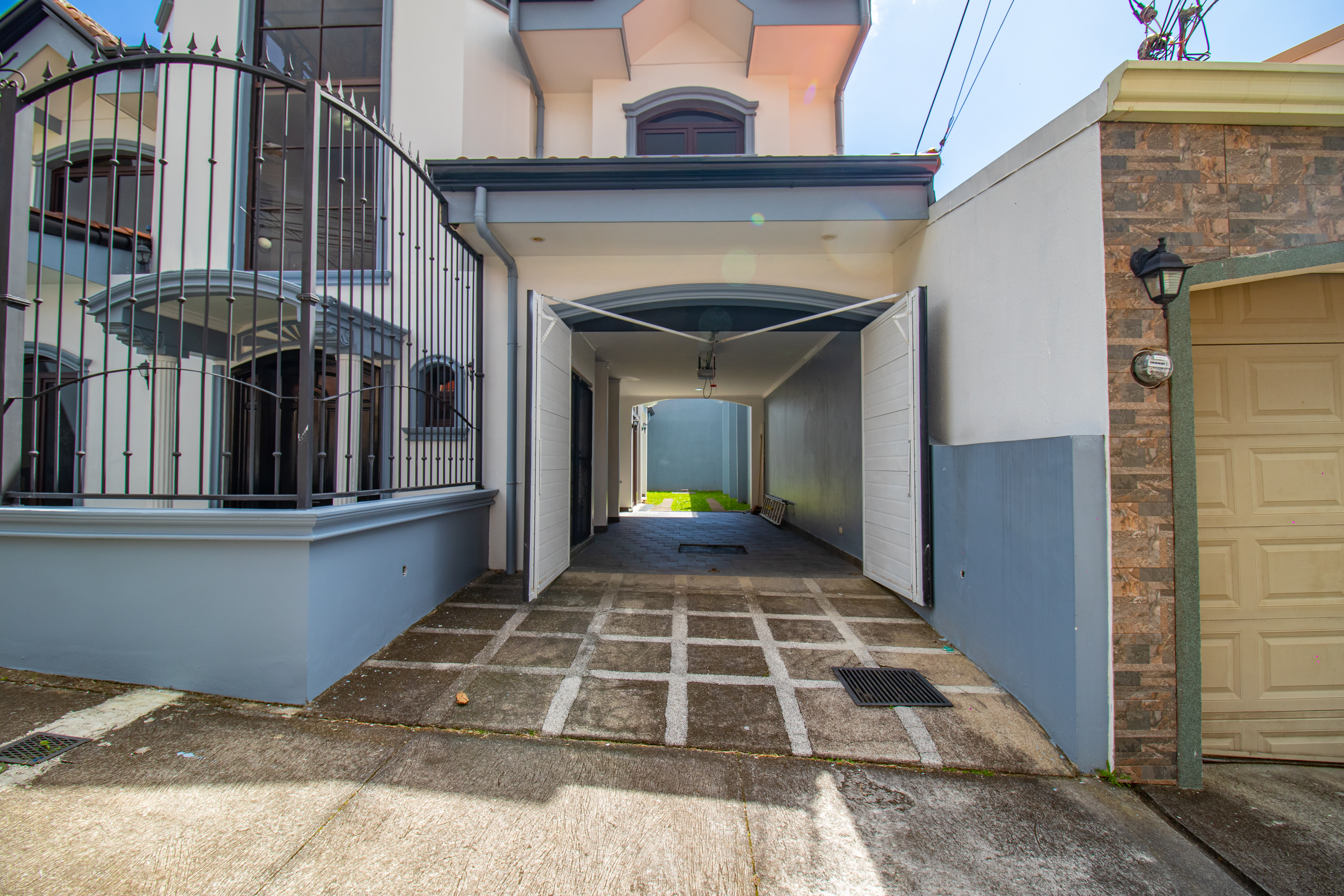 4 bed Single Family Homes For Sale in Curridabat, San Jose - thumb 20