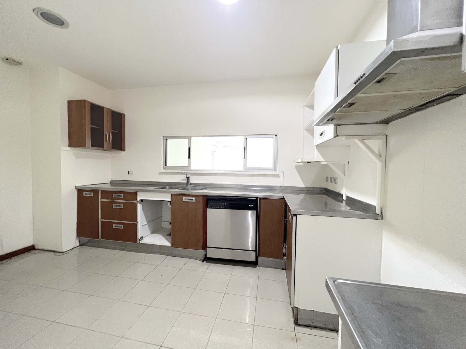 3 bed Apartment For Sale in Escazu, San Jose - thumb 5