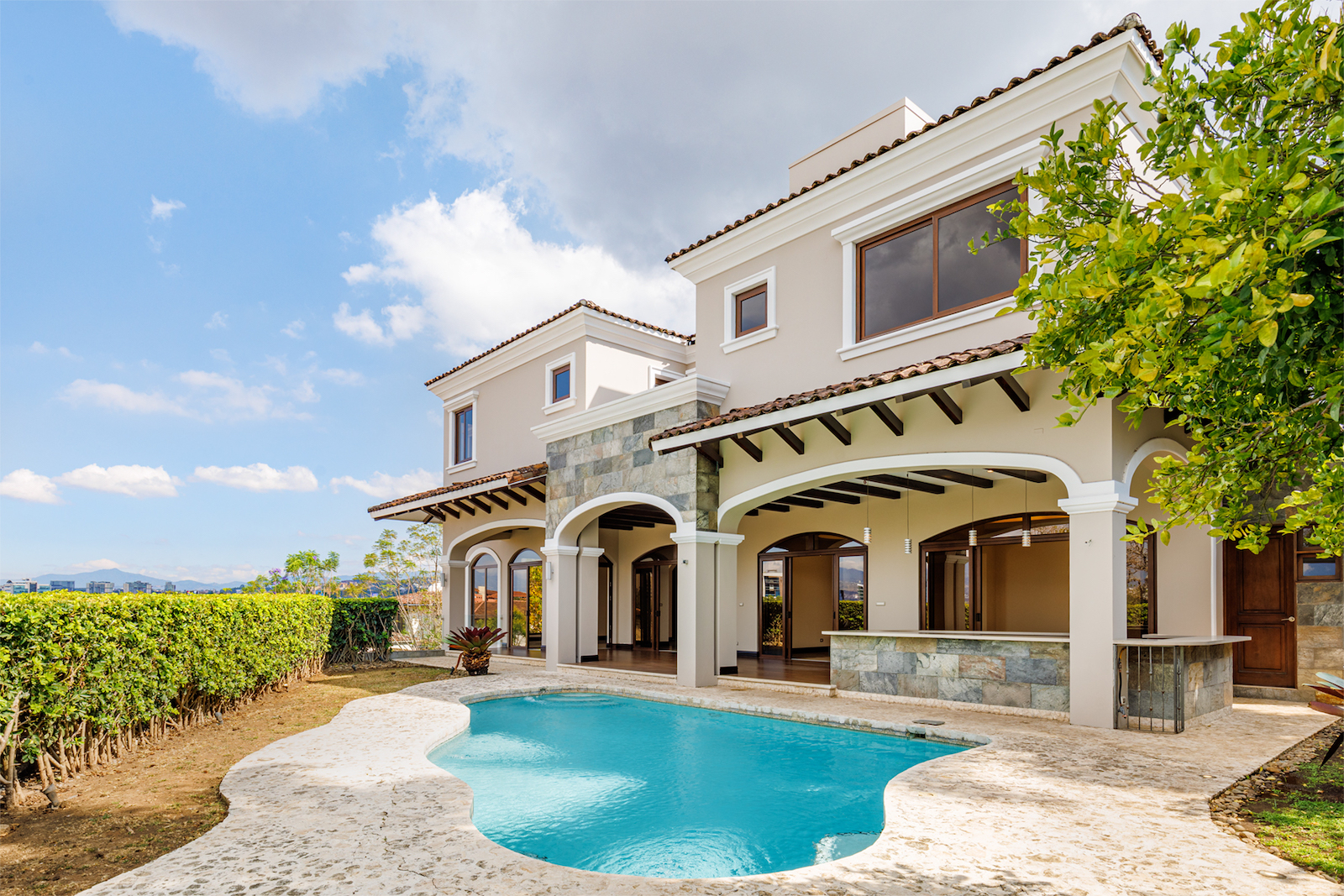 4 bed Single Family Homes For Sale in Escazu, San Jose - thumb 1