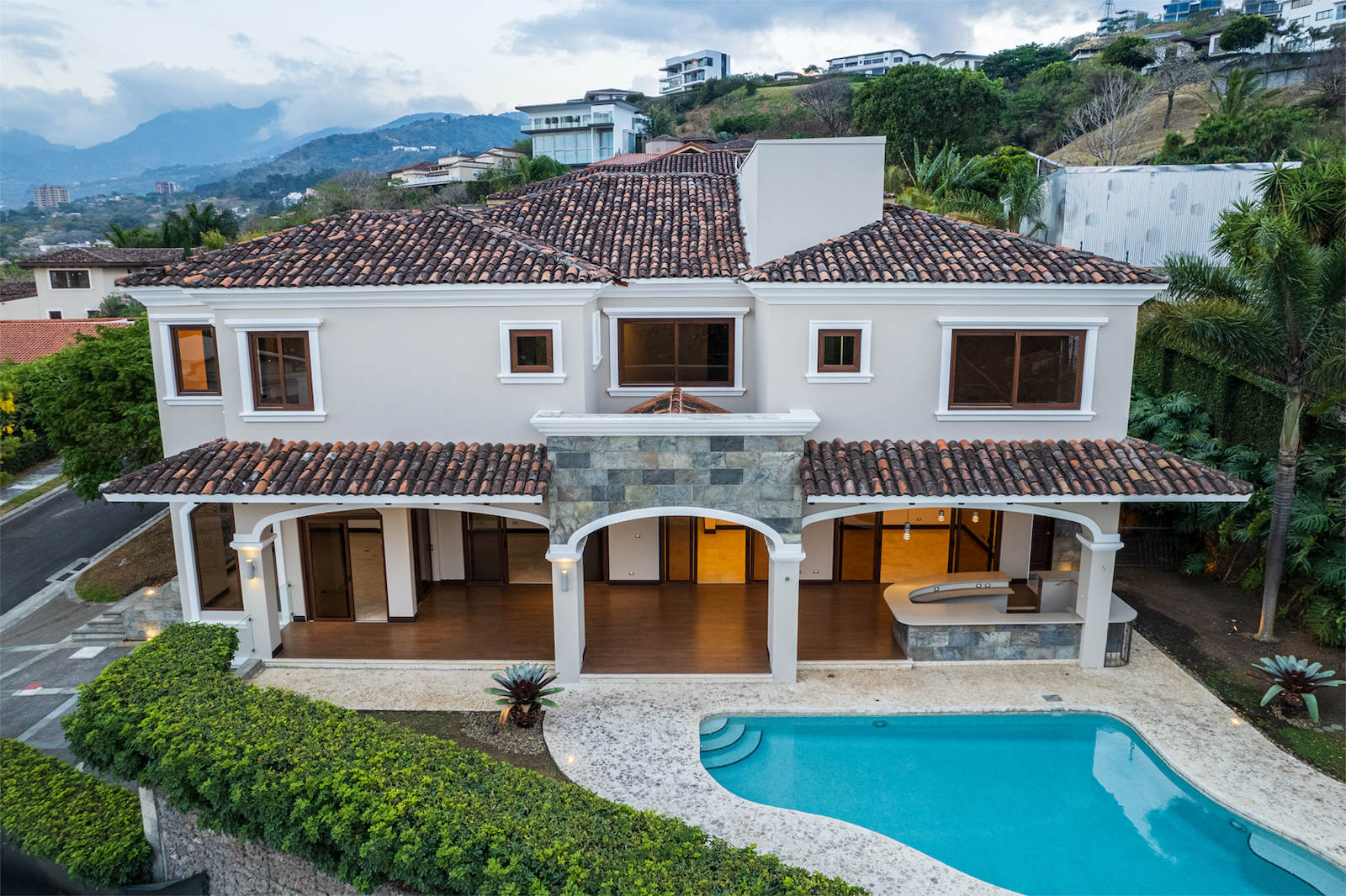 4 bed Single Family Homes For Sale in Escazu, San Jose - thumb 23