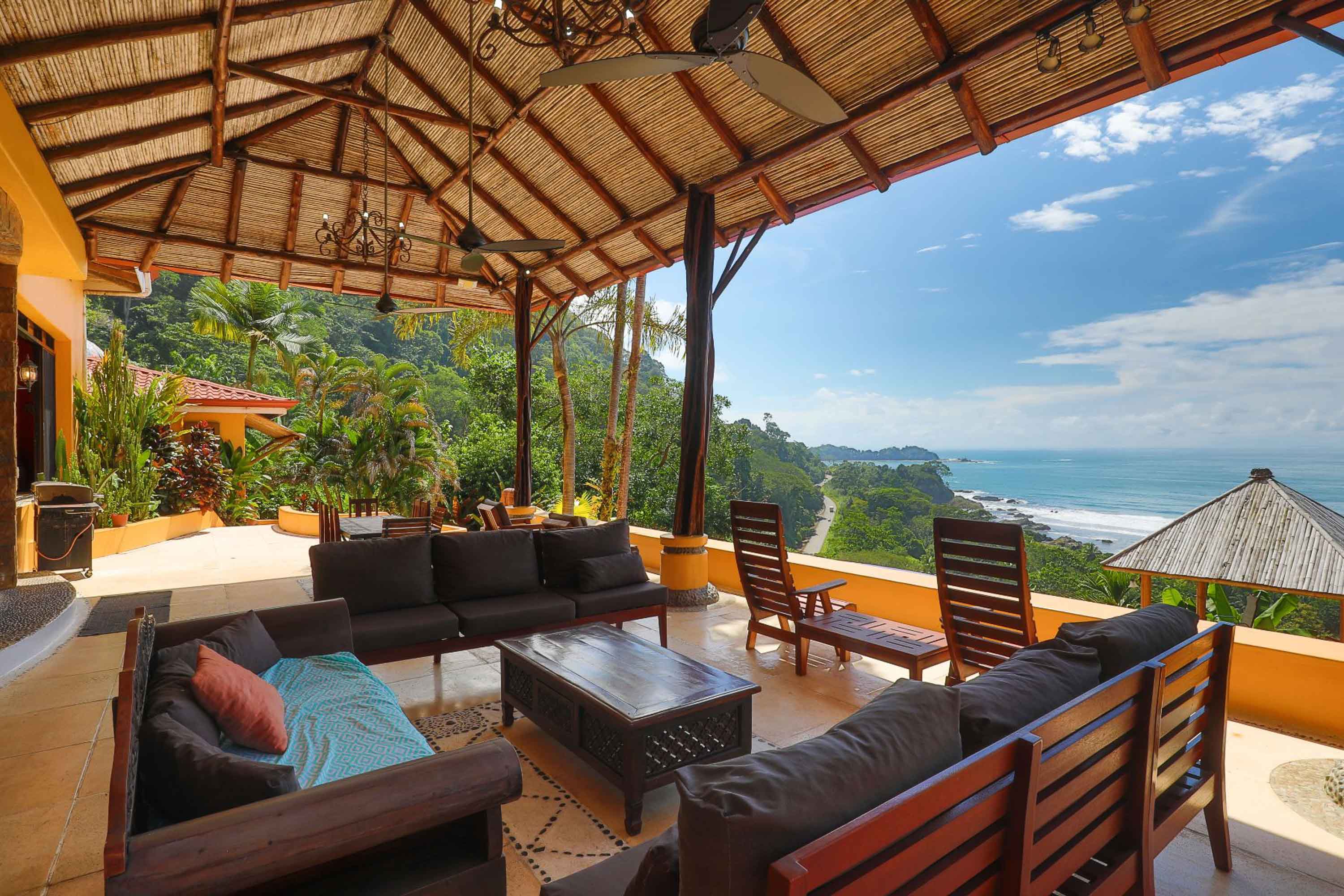 10 bed Single Family Homes For Sale in Dominical, Puntarenas - thumb 4