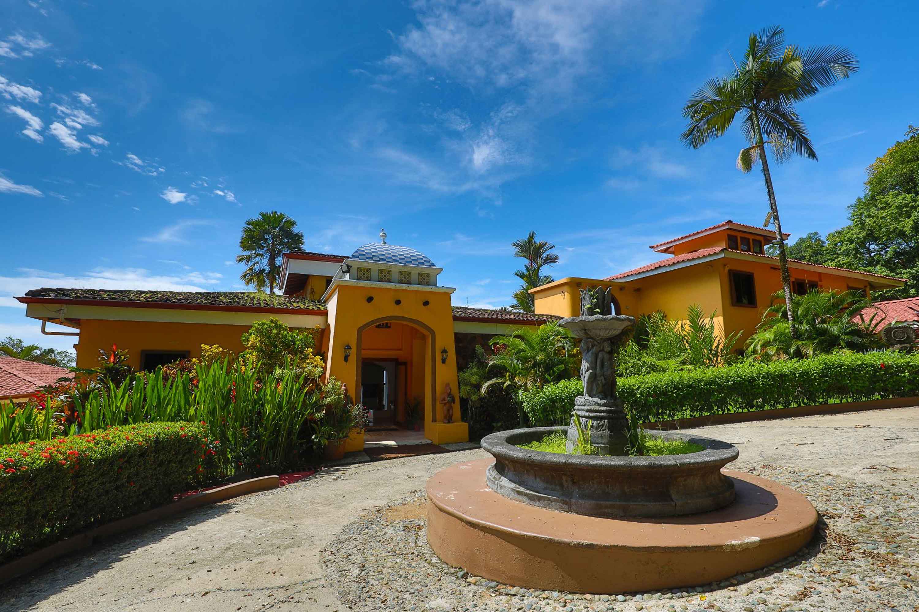 10 bed Single Family Homes For Sale in Dominical, Puntarenas - thumb 2