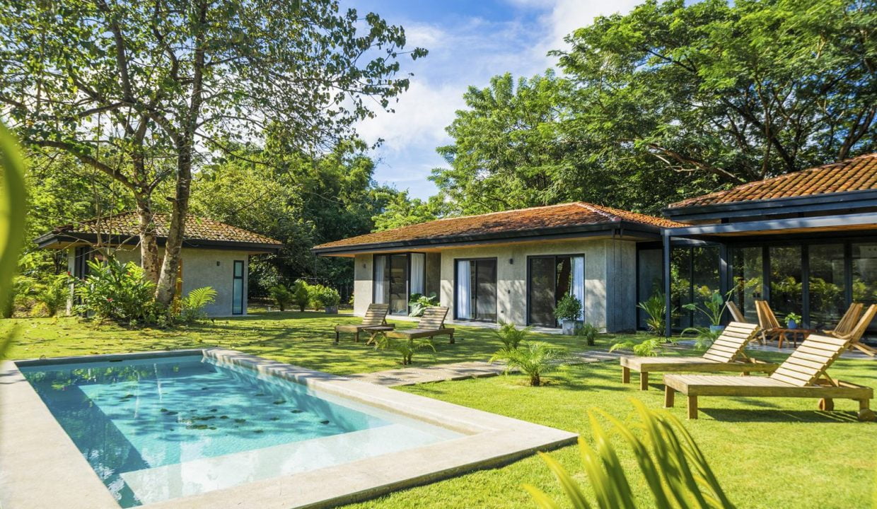 4 bed Single Family Homes For Sale in Tamarindo, Guanacaste - thumb 1