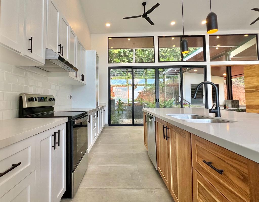 4 bed Single Family Homes For Sale in Dominical, Puntarenas - thumb 23