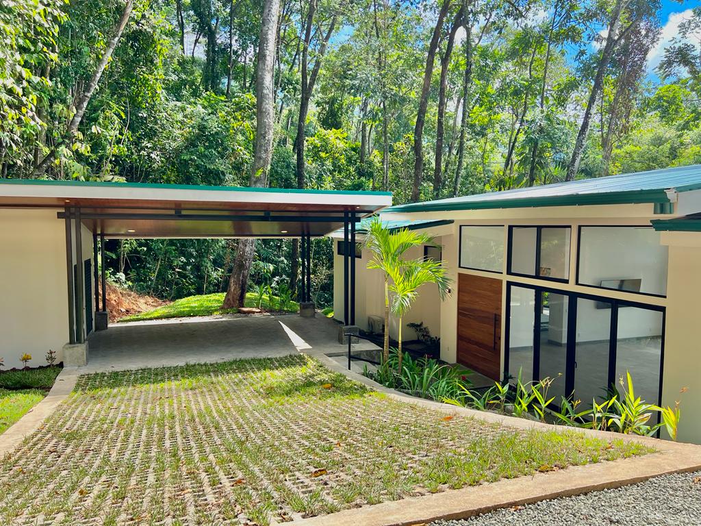 4 bed Single Family Homes For Sale in Dominical, Puntarenas - thumb 5