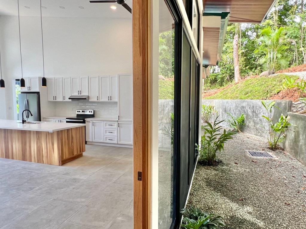 4 bed Single Family Homes For Sale in Dominical, Puntarenas - thumb 18