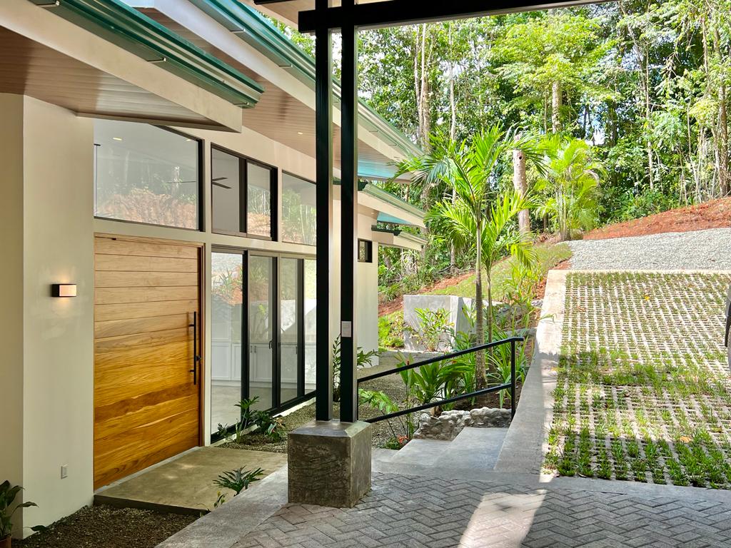 4 bed Single Family Homes For Sale in Dominical, Puntarenas - thumb 27