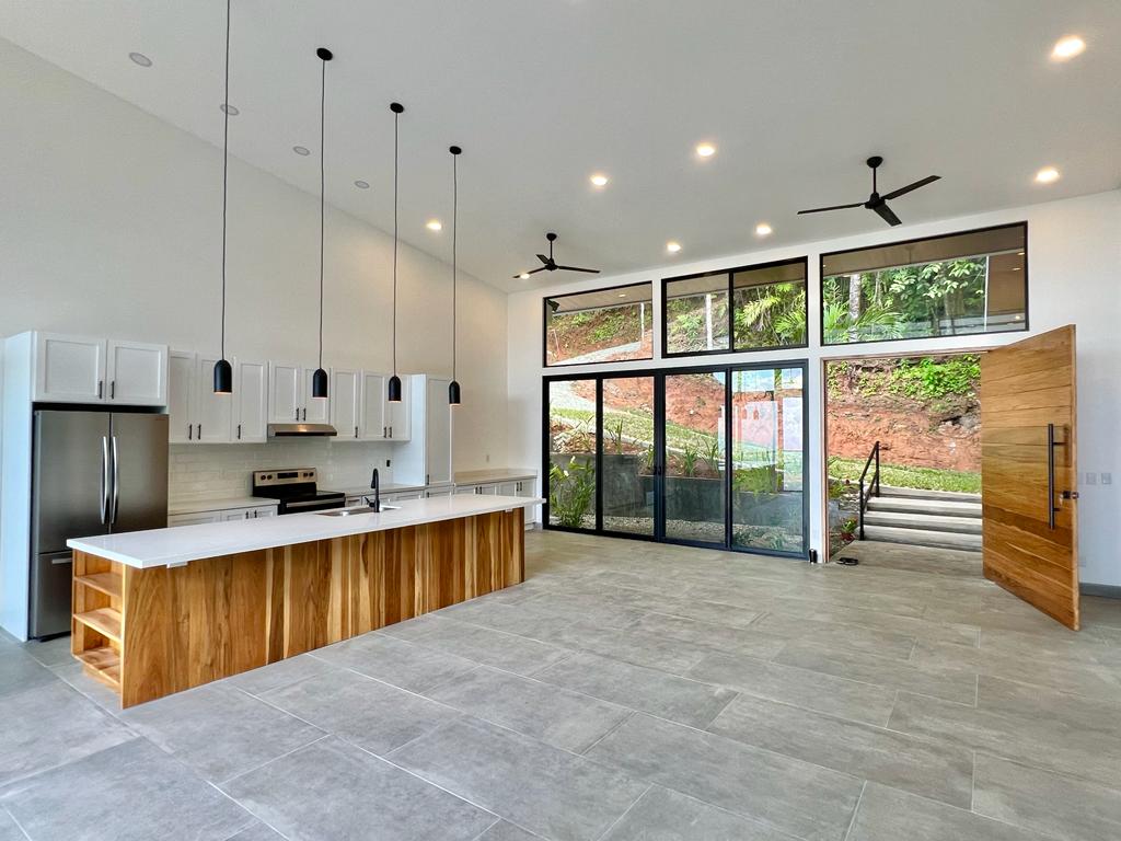 4 bed Single Family Homes For Sale in Dominical, Puntarenas - thumb 16