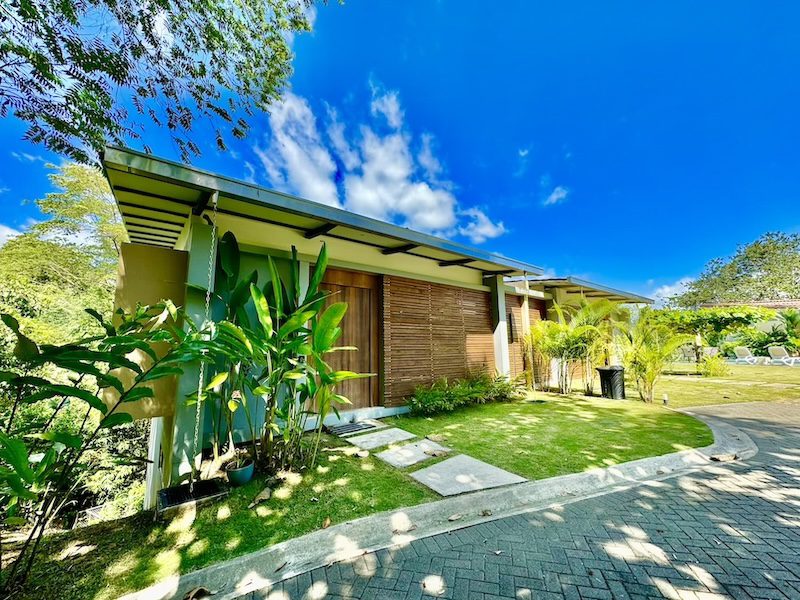 2 bed Condo For Sale in Playa Hermosa, Puntarenas - thumb 24