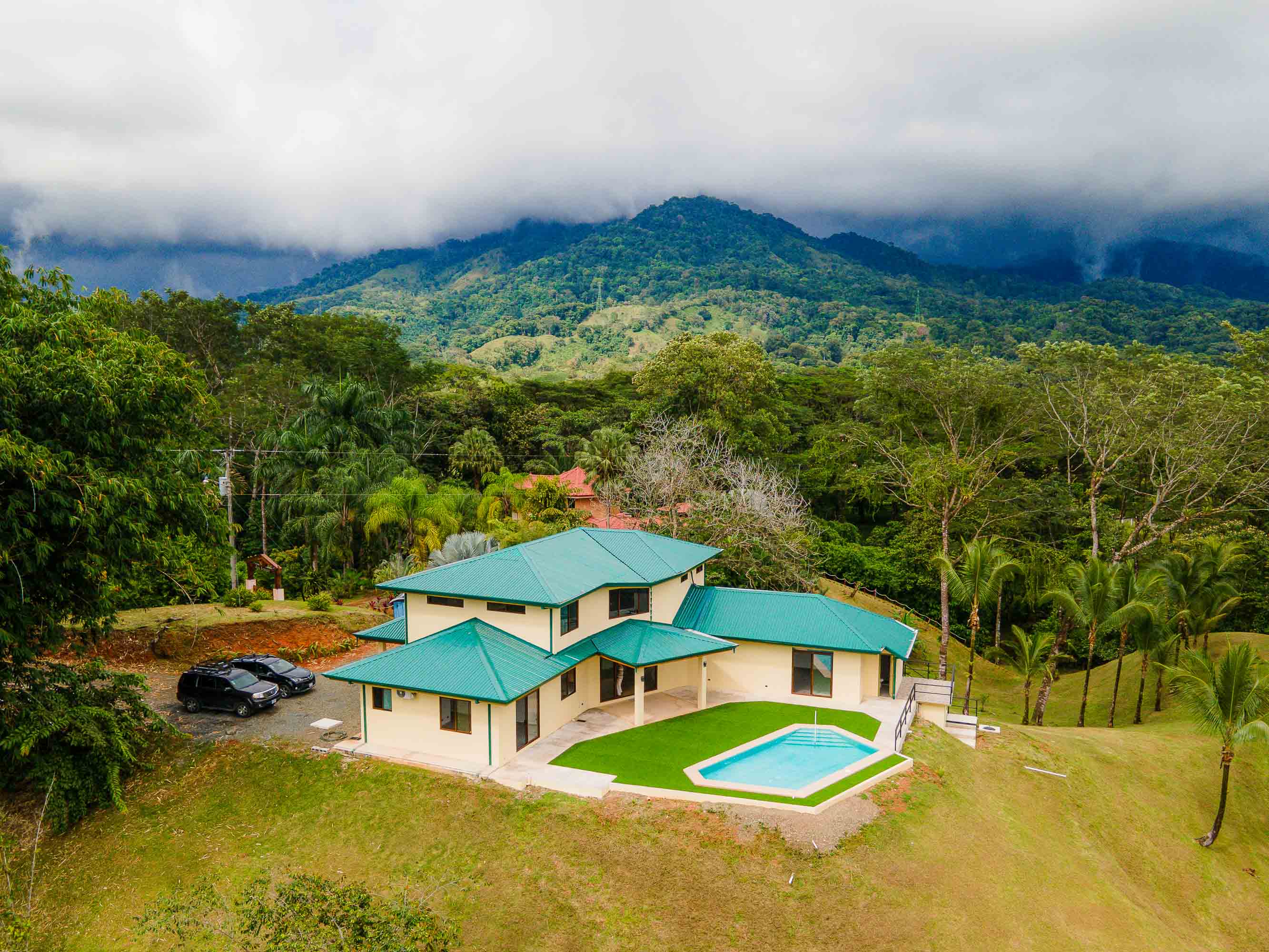 4 bed Single Family Homes For Sale in Quepos, Puntarenas - thumb 3