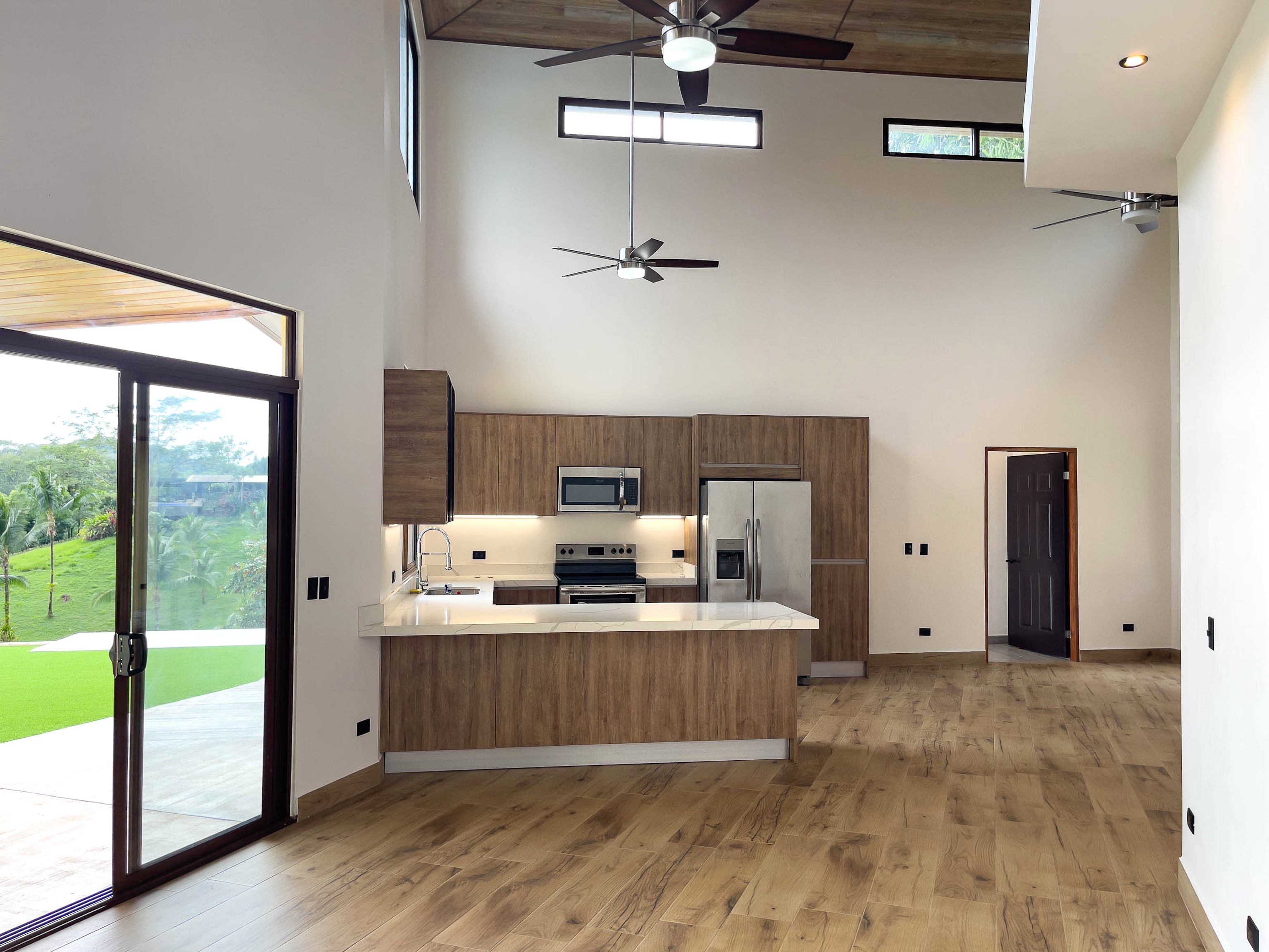 4 bed Single Family Homes For Sale in Quepos, Puntarenas - thumb 5