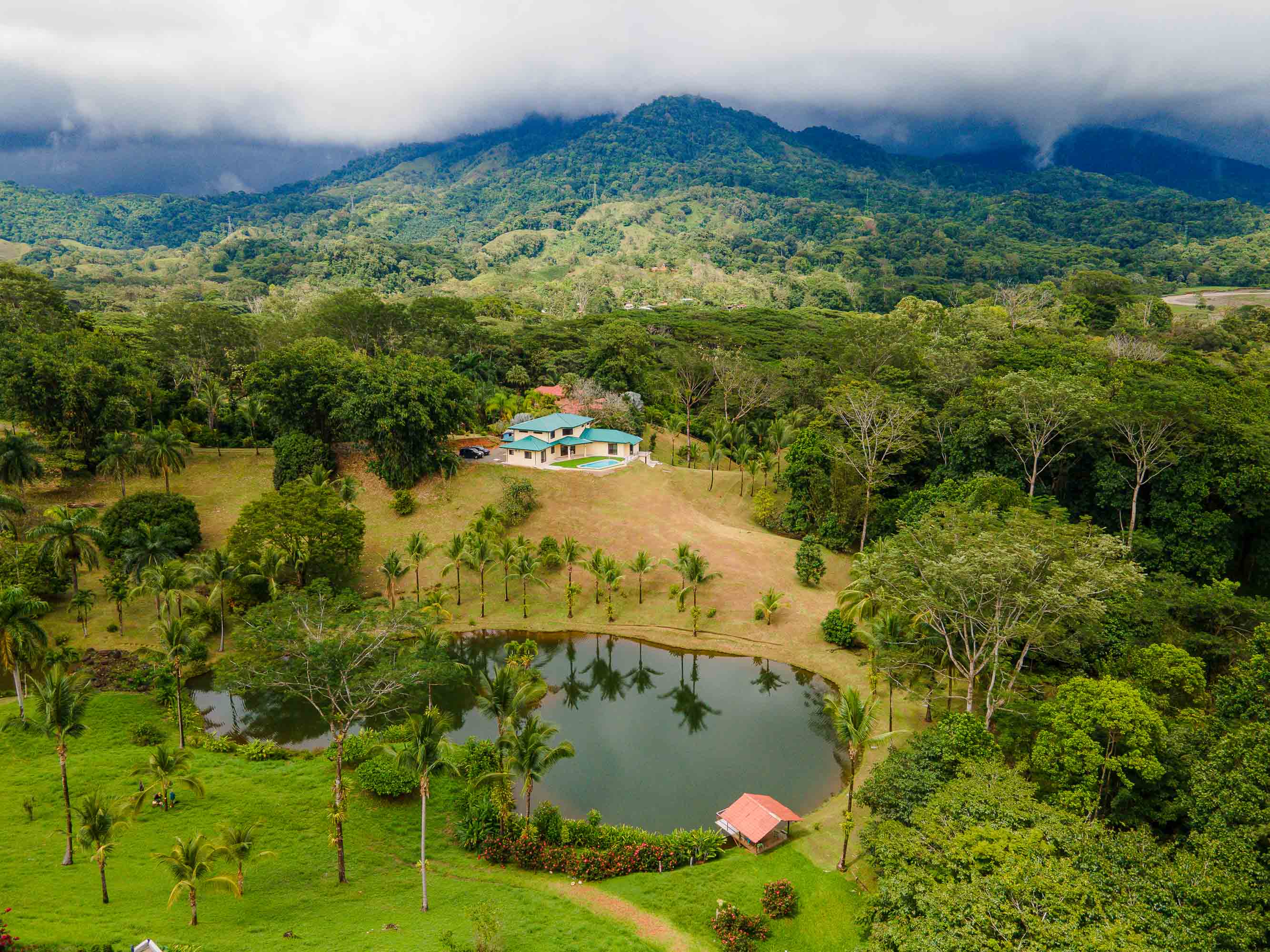 4 bed Single Family Homes For Sale in Quepos, Puntarenas - thumb 2