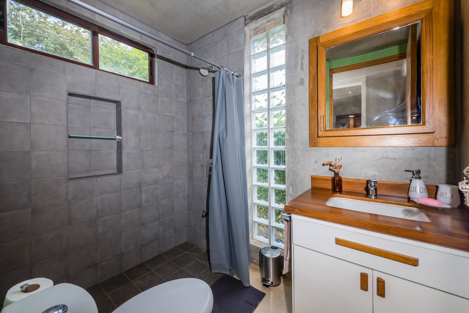 3 bed Single Family Homes For Sale in Tamarindo, Guanacaste - thumb 19