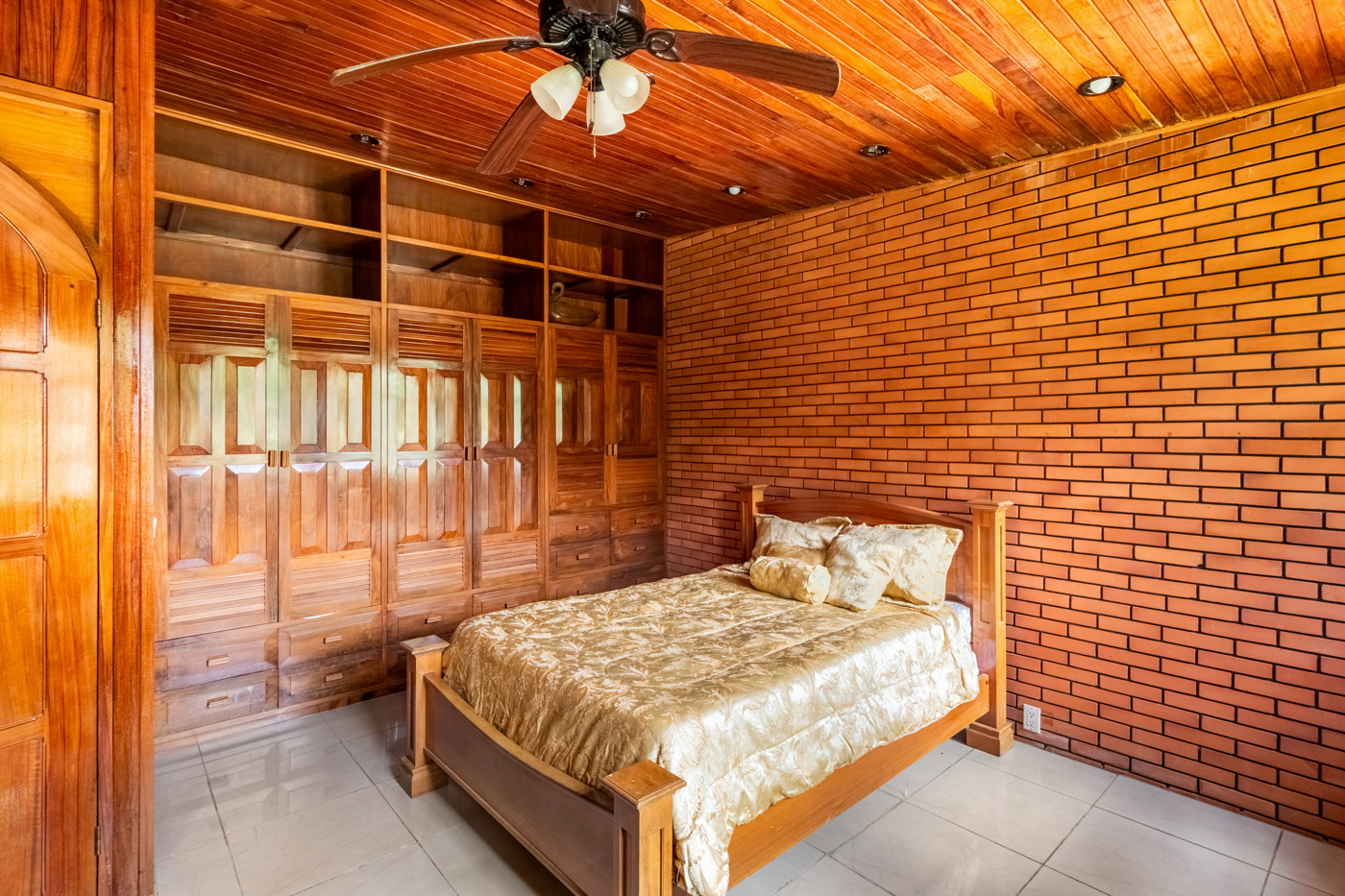 5 bed Single Family Homes For Sale in Perez Zeledon, San Jose - thumb 19