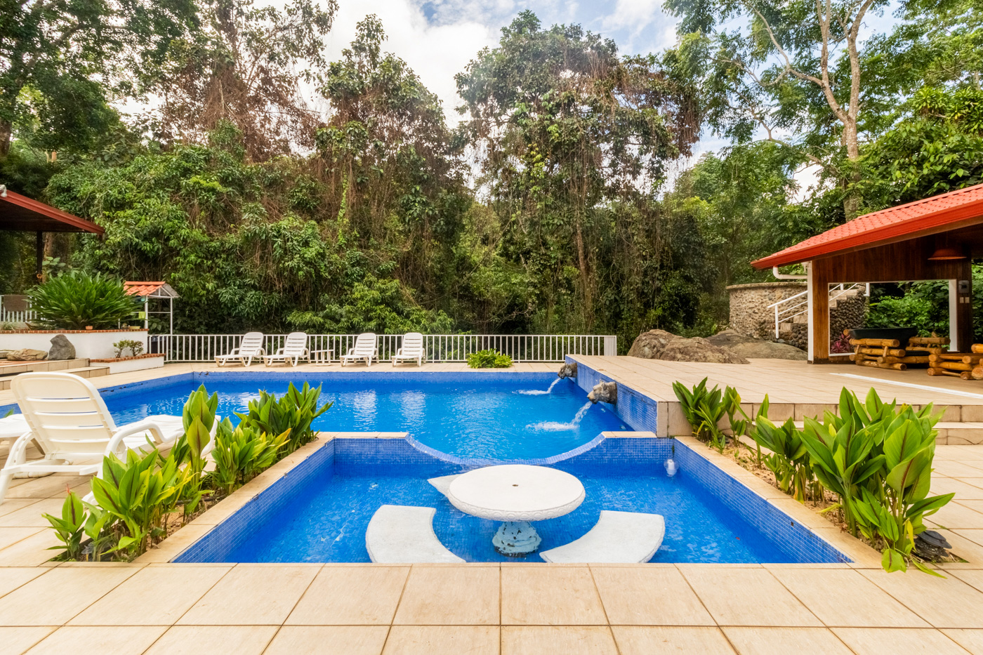 5 bed Single Family Homes For Sale in Perez Zeledon, San Jose - thumb 3