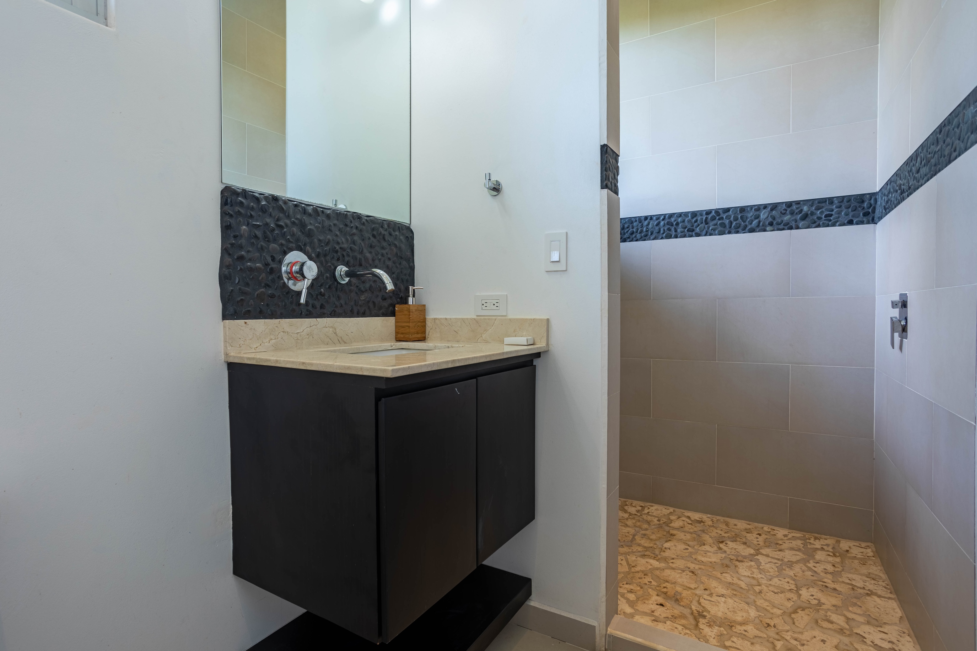 4 bed Single Family Homes For Sale in Uvita, Puntarenas - thumb 24