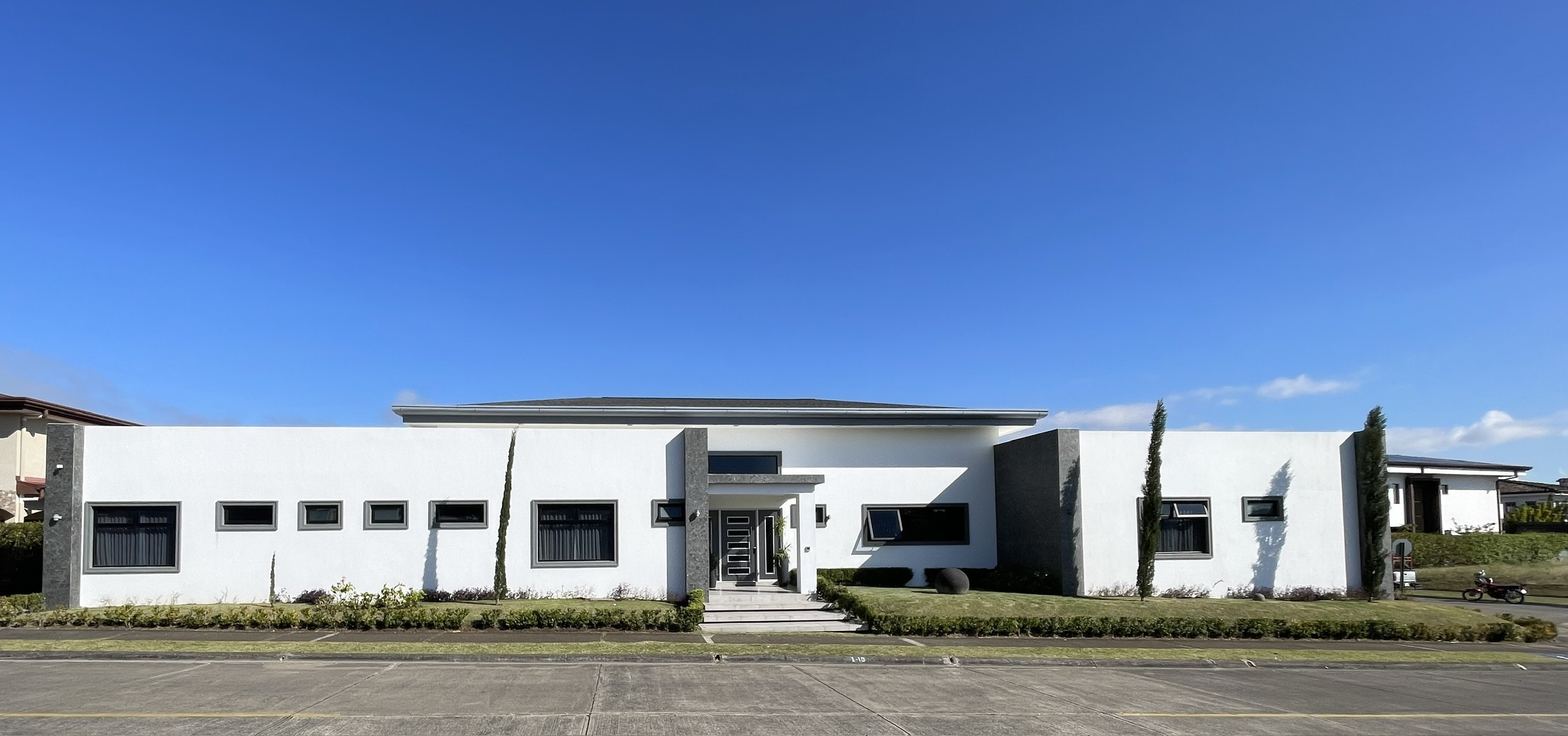 7 bed Single Family Homes For Sale in San Isidro, Heredia - thumb 1