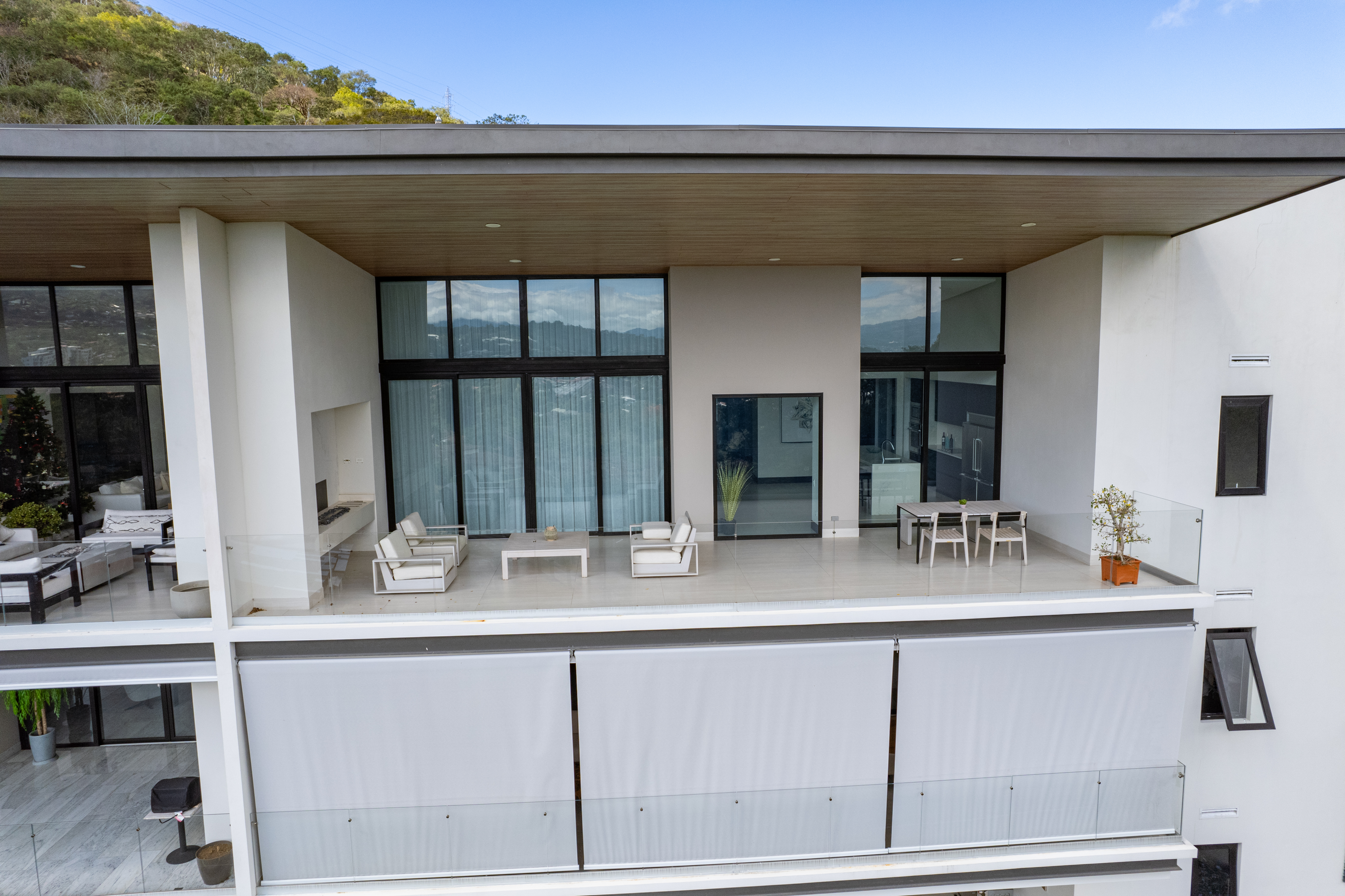 3 bed Condo For Sale in Escazu, San Jose - thumb 3