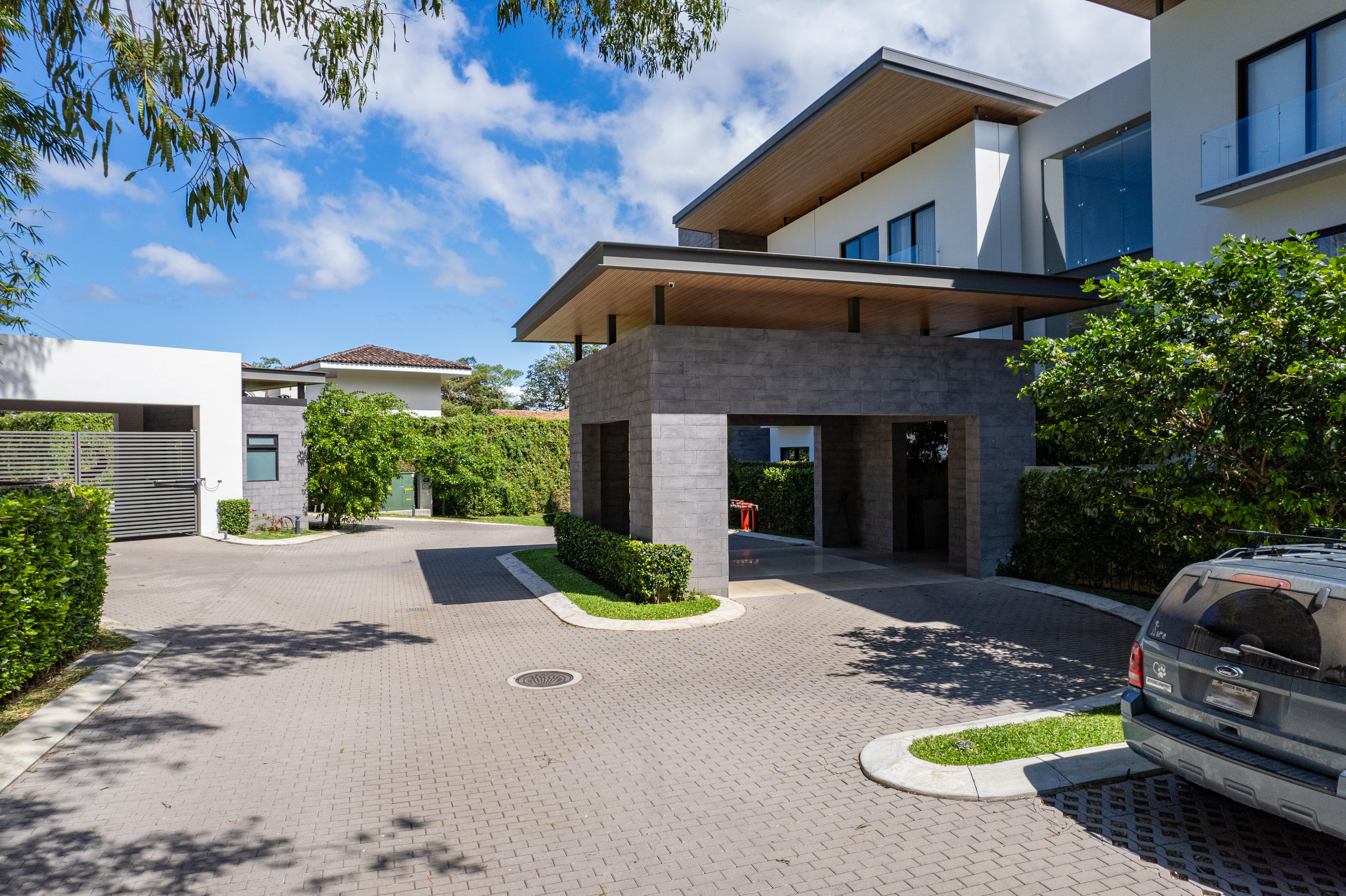 3 bed Condo For Sale in Escazu, San Jose - thumb 19