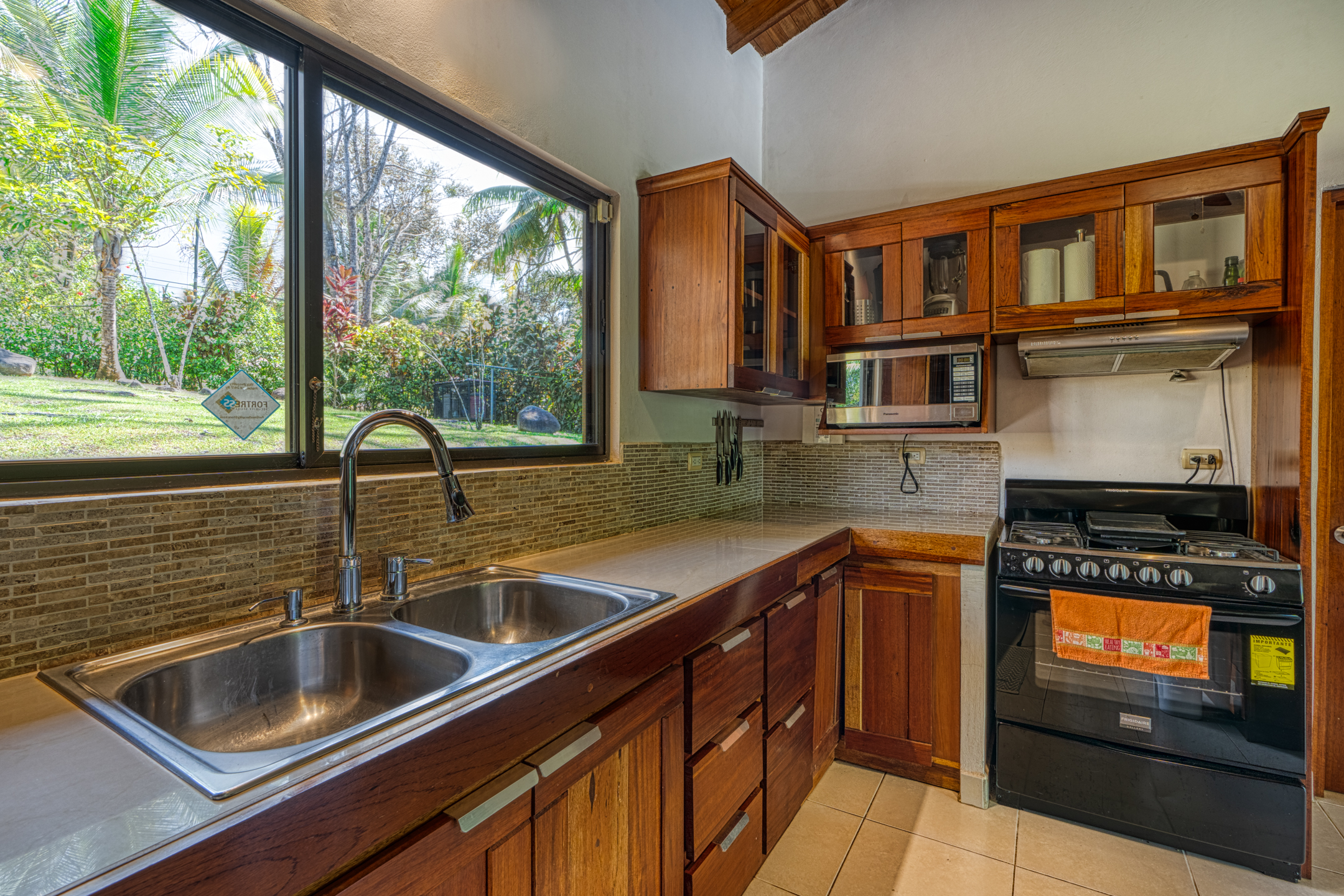 3 bed Single Family Homes For Sale in Ojochal, Puntarenas - thumb 24